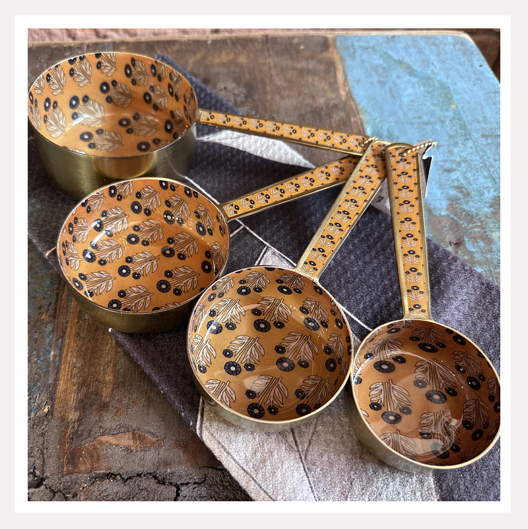 zest measuring cup 4.png