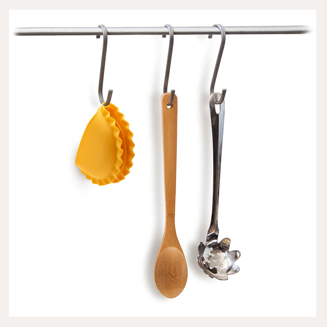 pasta oven mitt 5.png