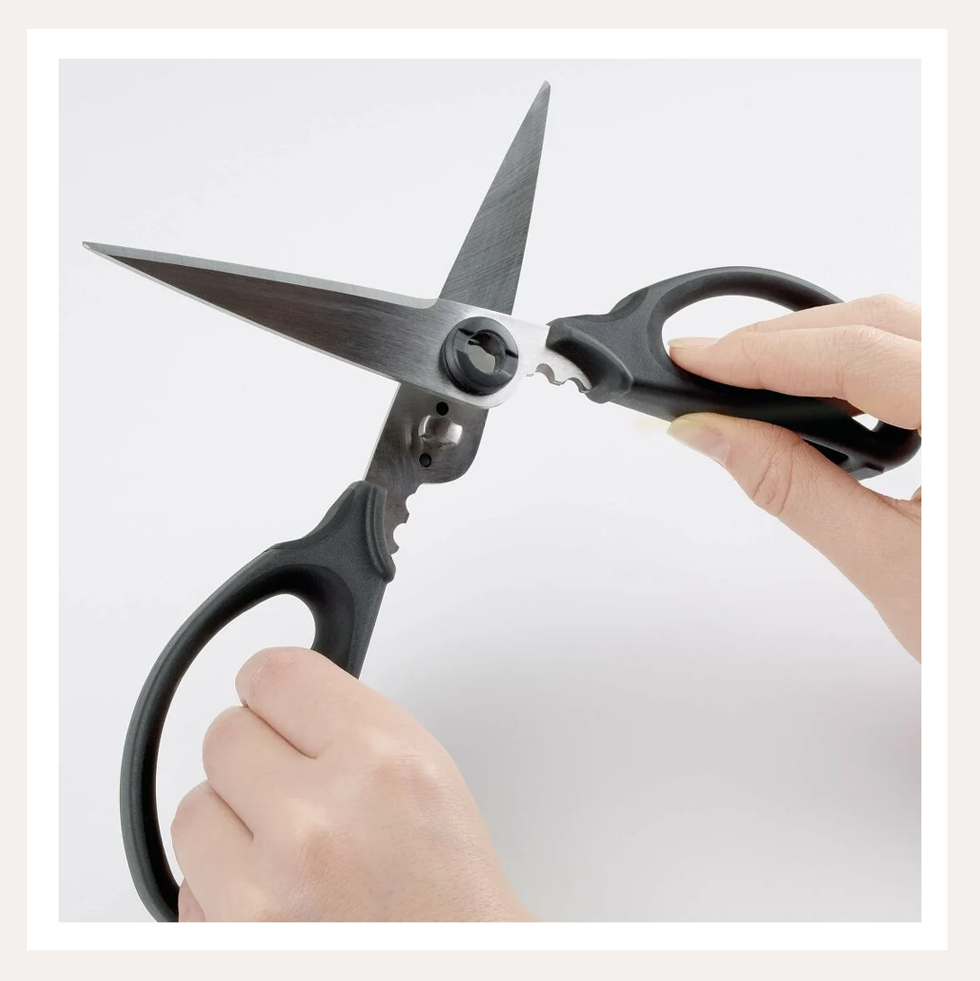 oxo scissors 3.png