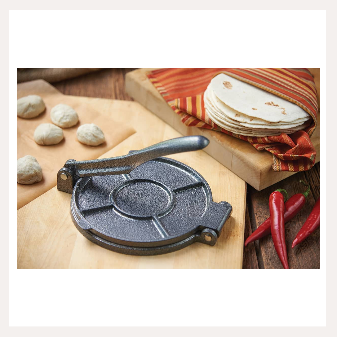 cast iron tortilla press 2.png