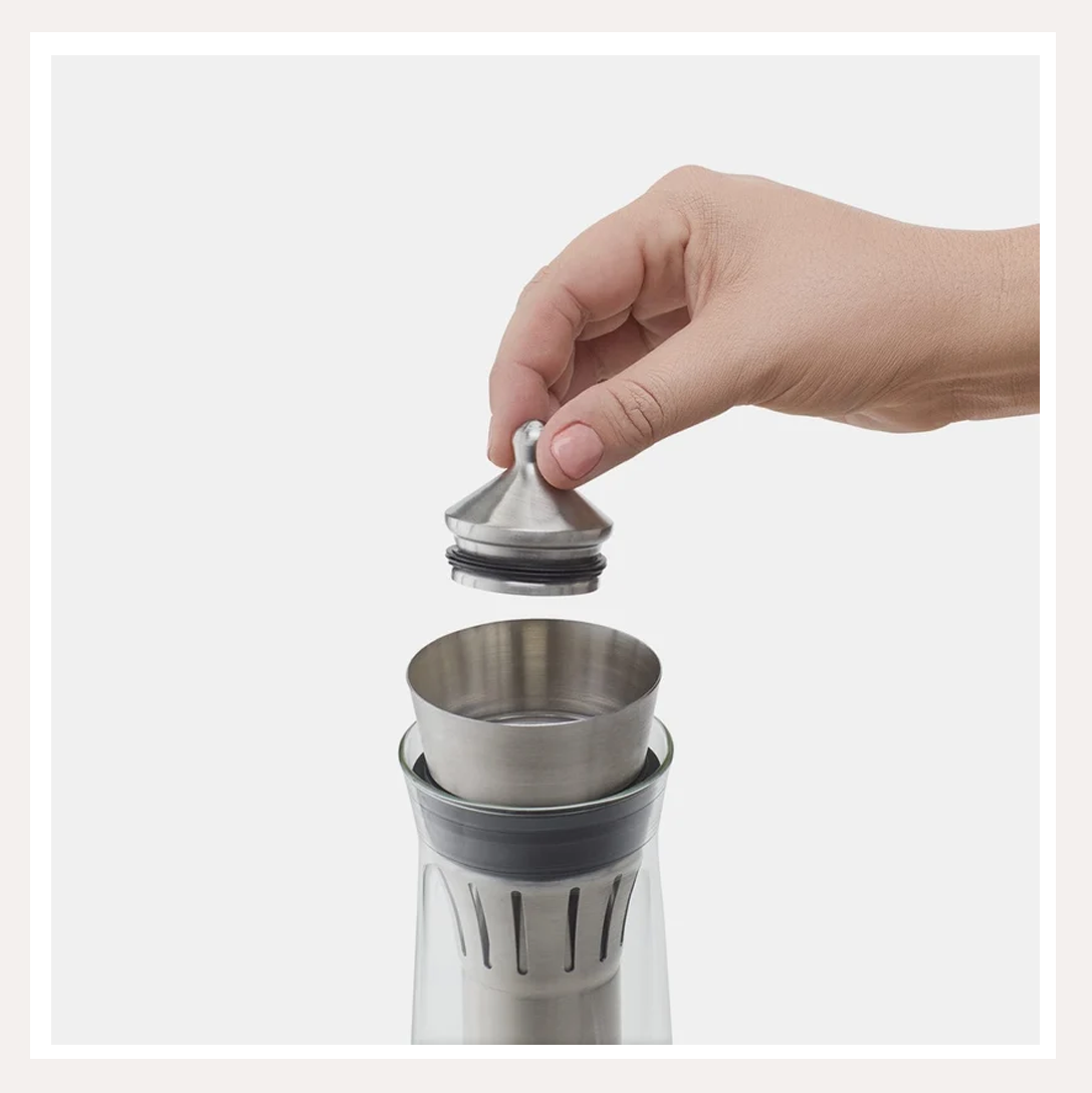 wine chilling carafe 10.png