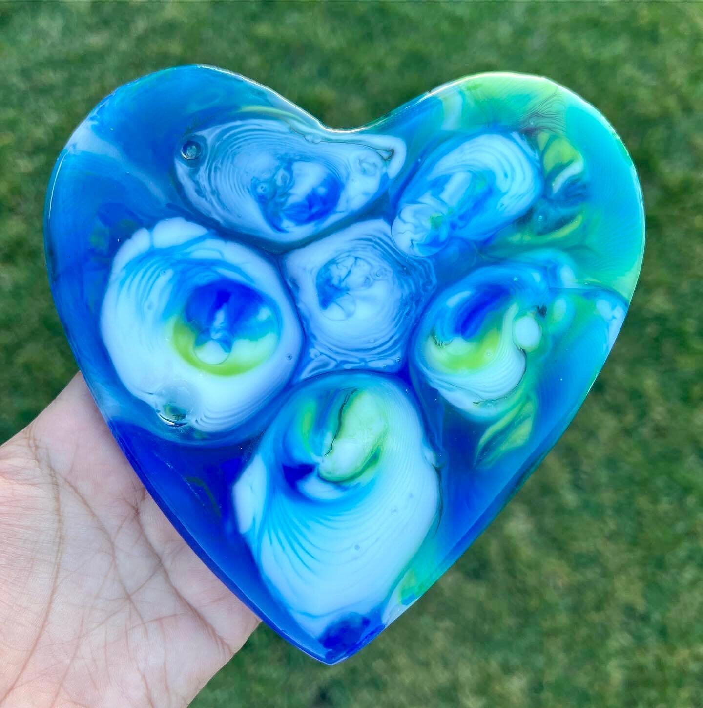 I&rsquo;m so excited for the upcoming fused glass pot melt hearts update on feb 12 at 12pm PST

If you have been following along my page, you know they are such a labor of love. They are all such beauties. So unique and one of a kind. 

#fusingglass 