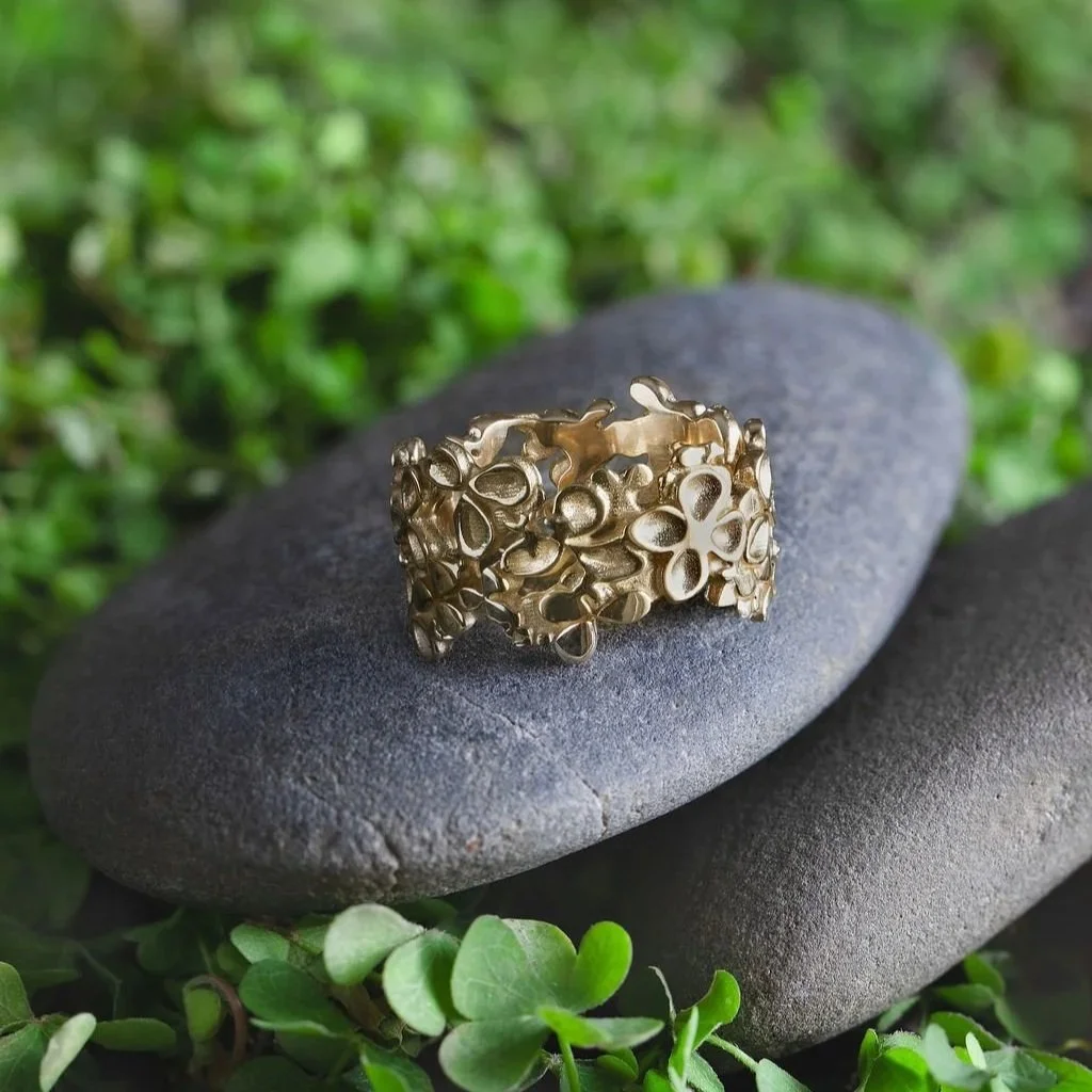 Field of Clover Ring in 14k Gold  | (Trifolium repens)