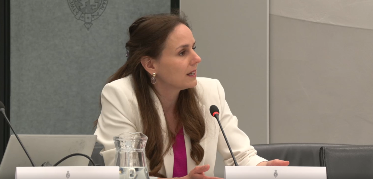 Merel van Rooy bij Rondetafelgesprek verkeerboetes Tweede Kamer