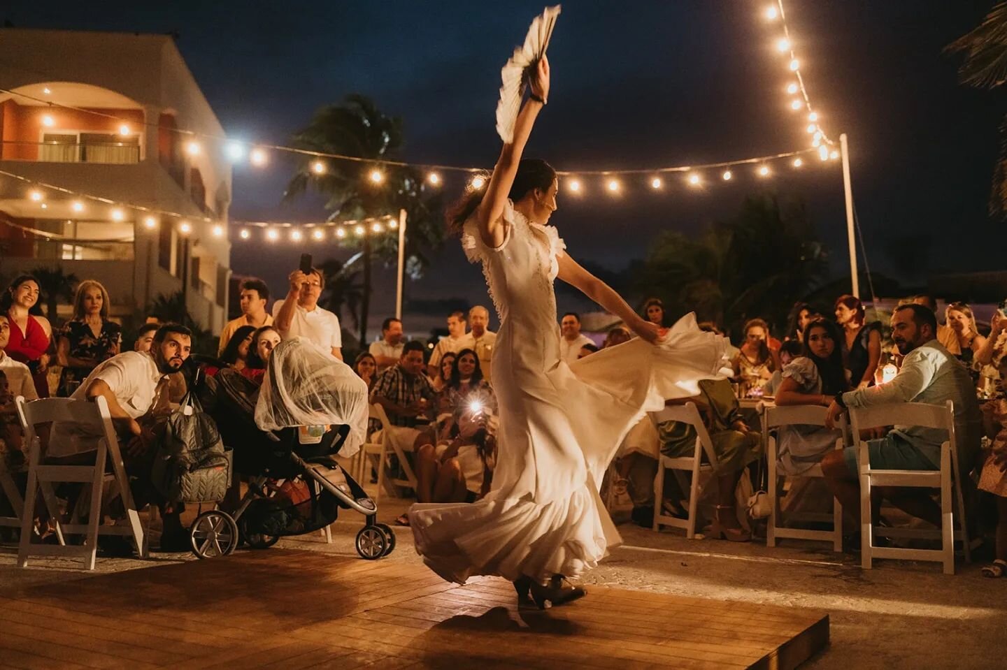 Flamenco Bride 🌿💃❤️
.
. 
.
.
.
.
#mexicanweddingphotographer #authenticlovemag #junebugweddings #isaidyes #weddinginspiration #radlovestories #boda #portraitcollective
#destinationwedding #rf30risingstars #yourockphotographers #firstandlasts #wayup