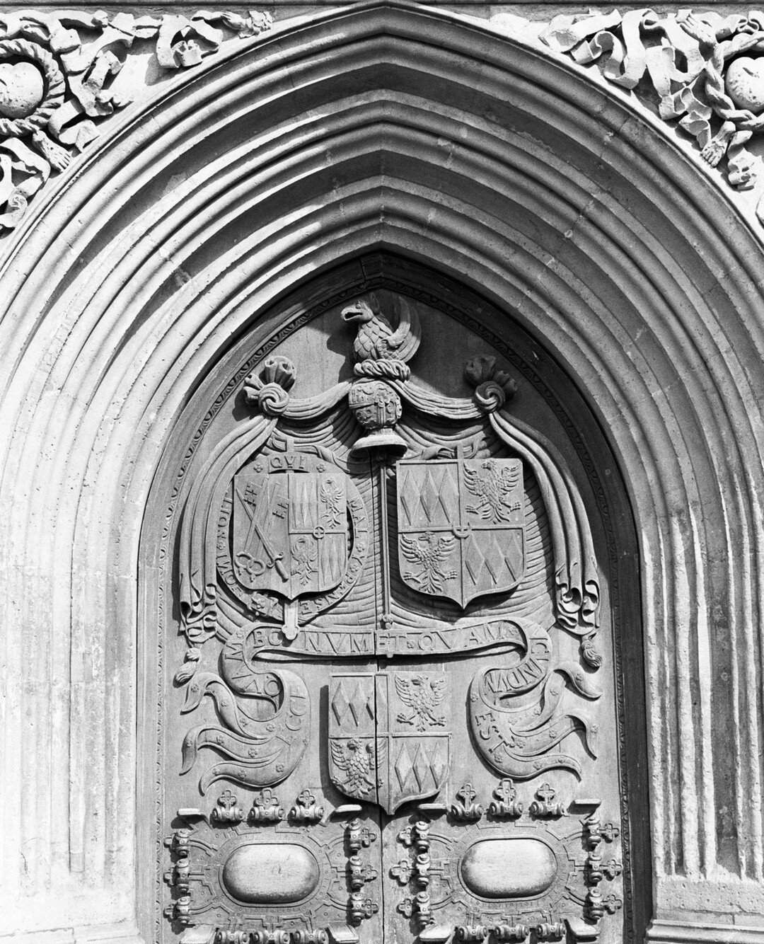 Everything about Bath Abbey was over the top ornate and beautiful.  You could spend days there admiring the details.⁠
⁠
Bath, England on film.⁠
⁠
#morgannewsomphotography #vowstovoyage #travel  #travelgram #explore #backpacking #alwaystravel #travelp