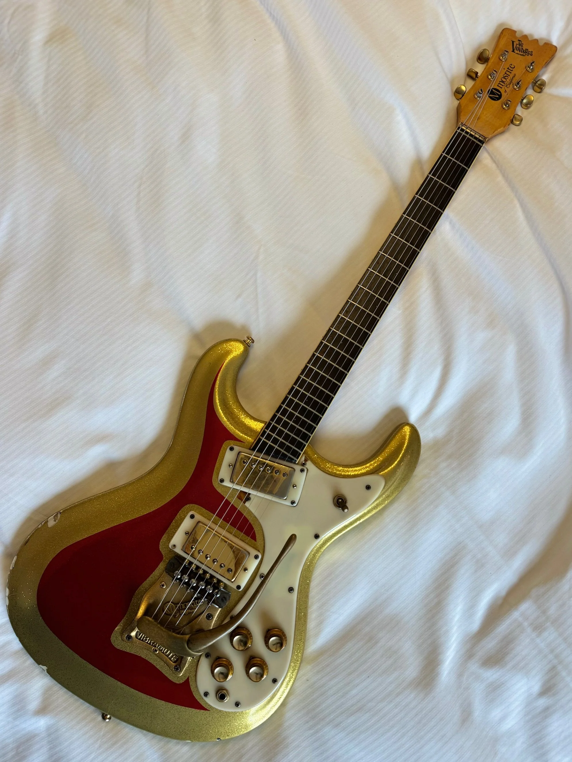 60s_Mosrite_1.jpg