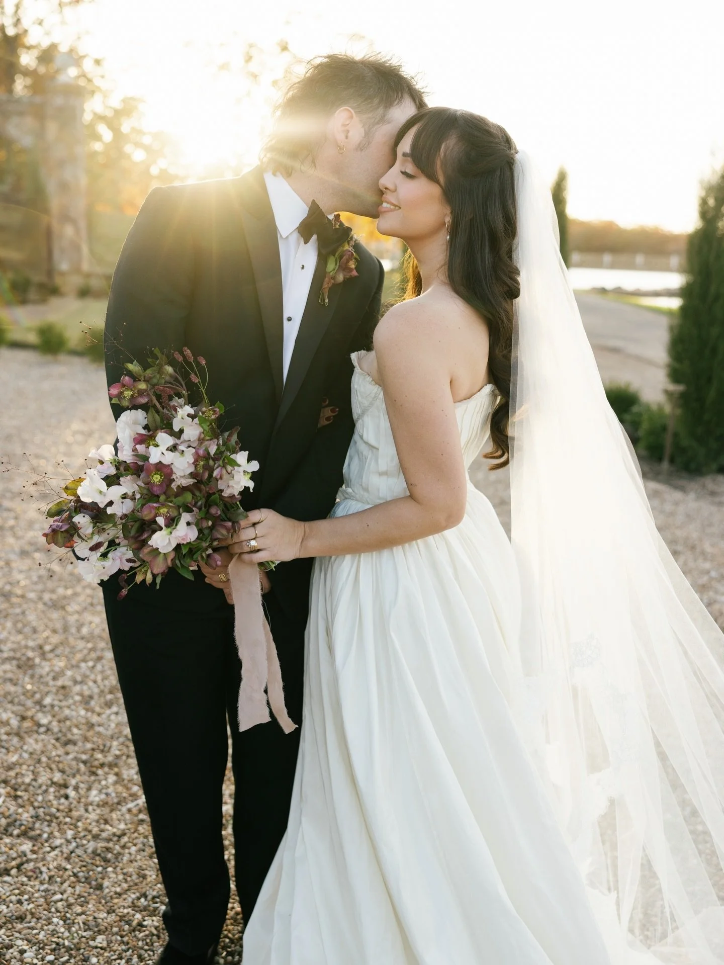 Where elegance meets romance ✨

Every detail feels graceful, elevated, and beautifully timeless at @wynchestergardens &mdash;a serene and stunning backdrop for the beginning of forever. 🤍