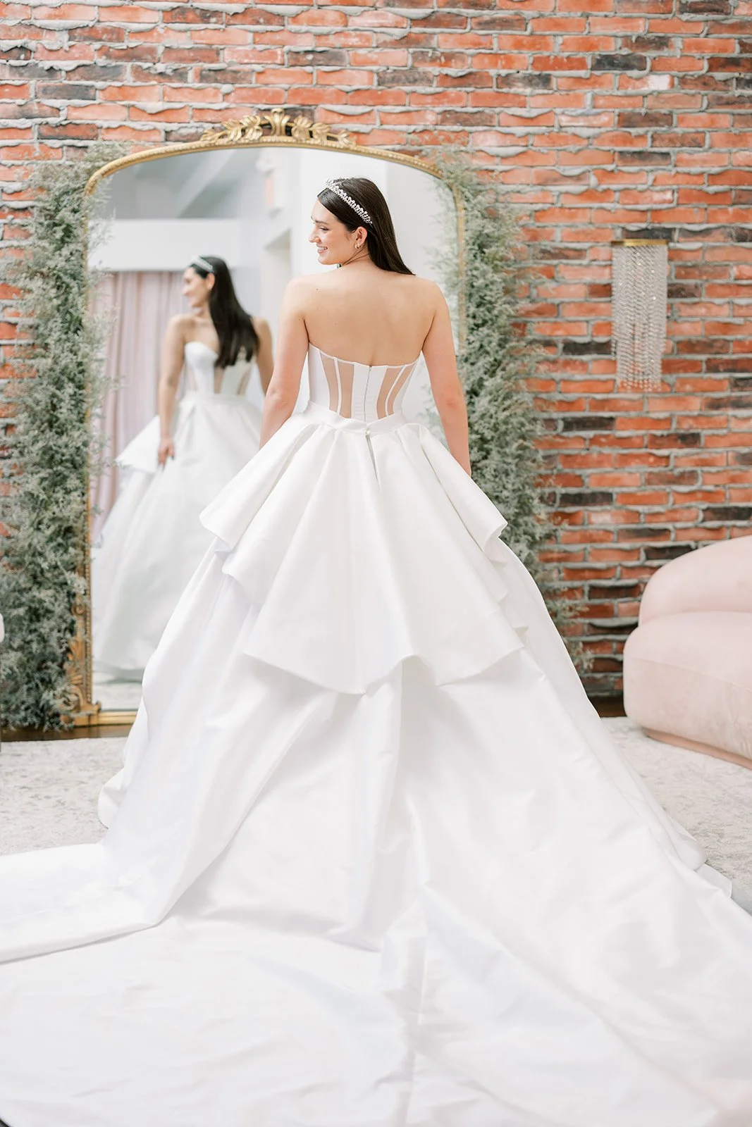 La Mariée Boutique - Wedding Dresses for the Timeless, Romantic Bride ...