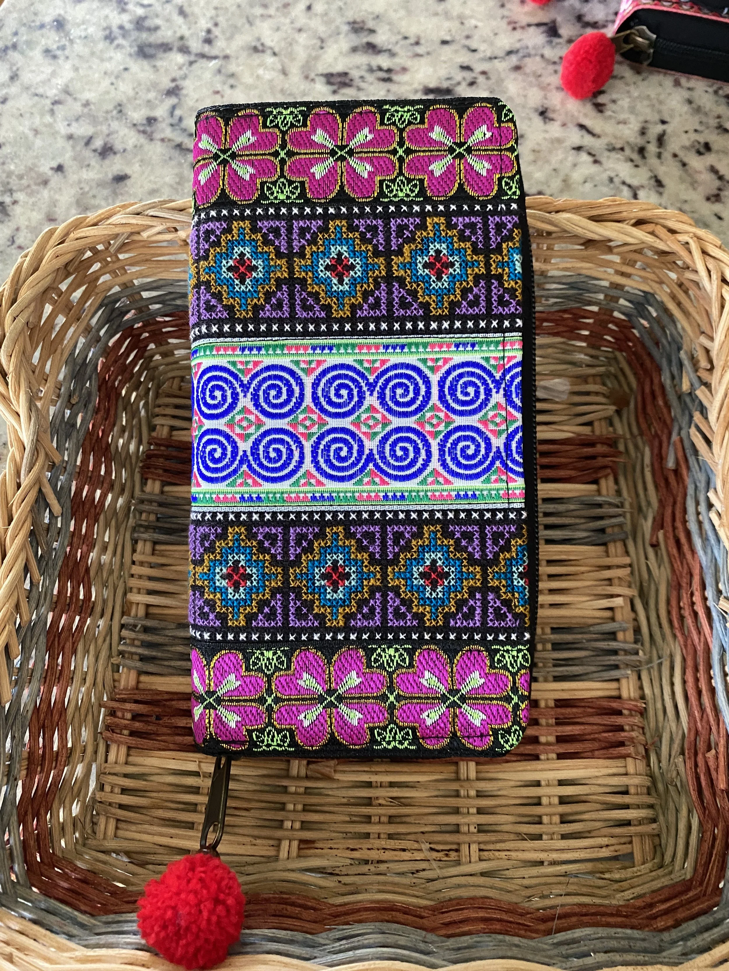 Wallet (hand & machine-made)