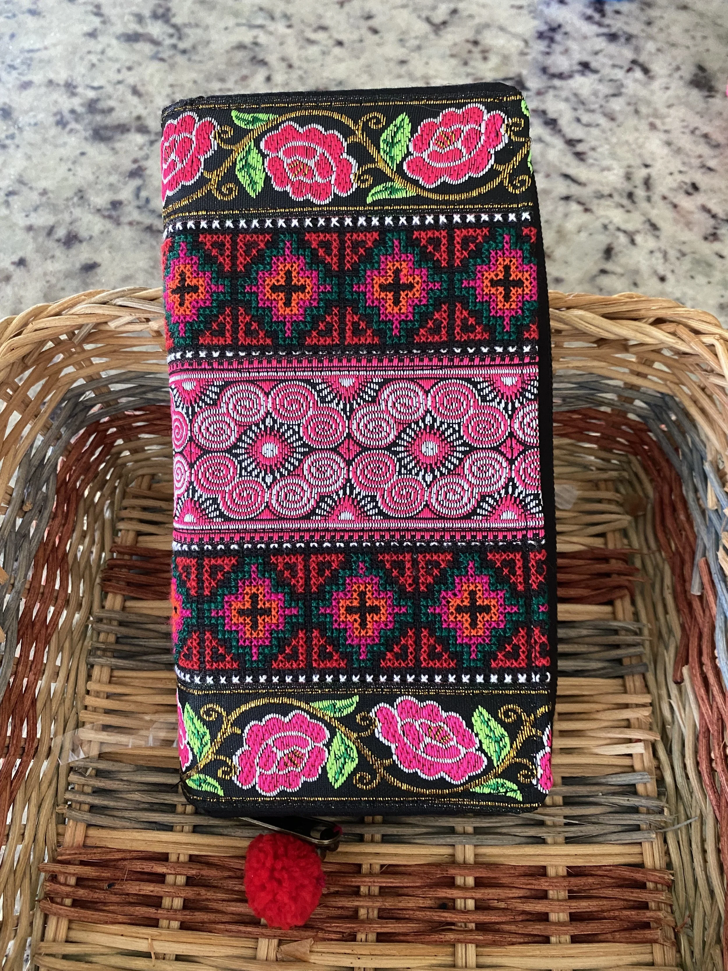 Wallet (hand & machine-made)