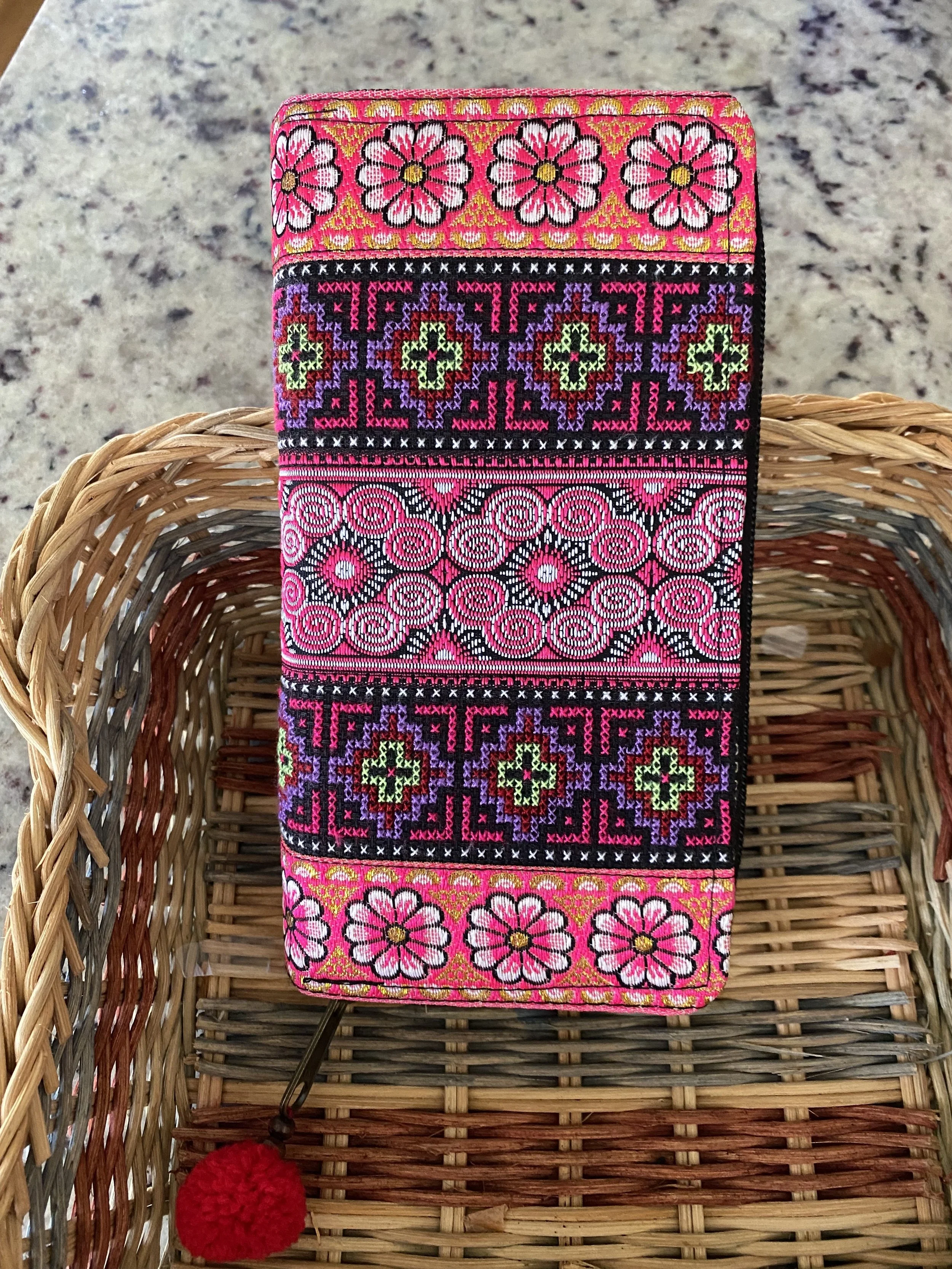 Wallet (hand & machine-made)