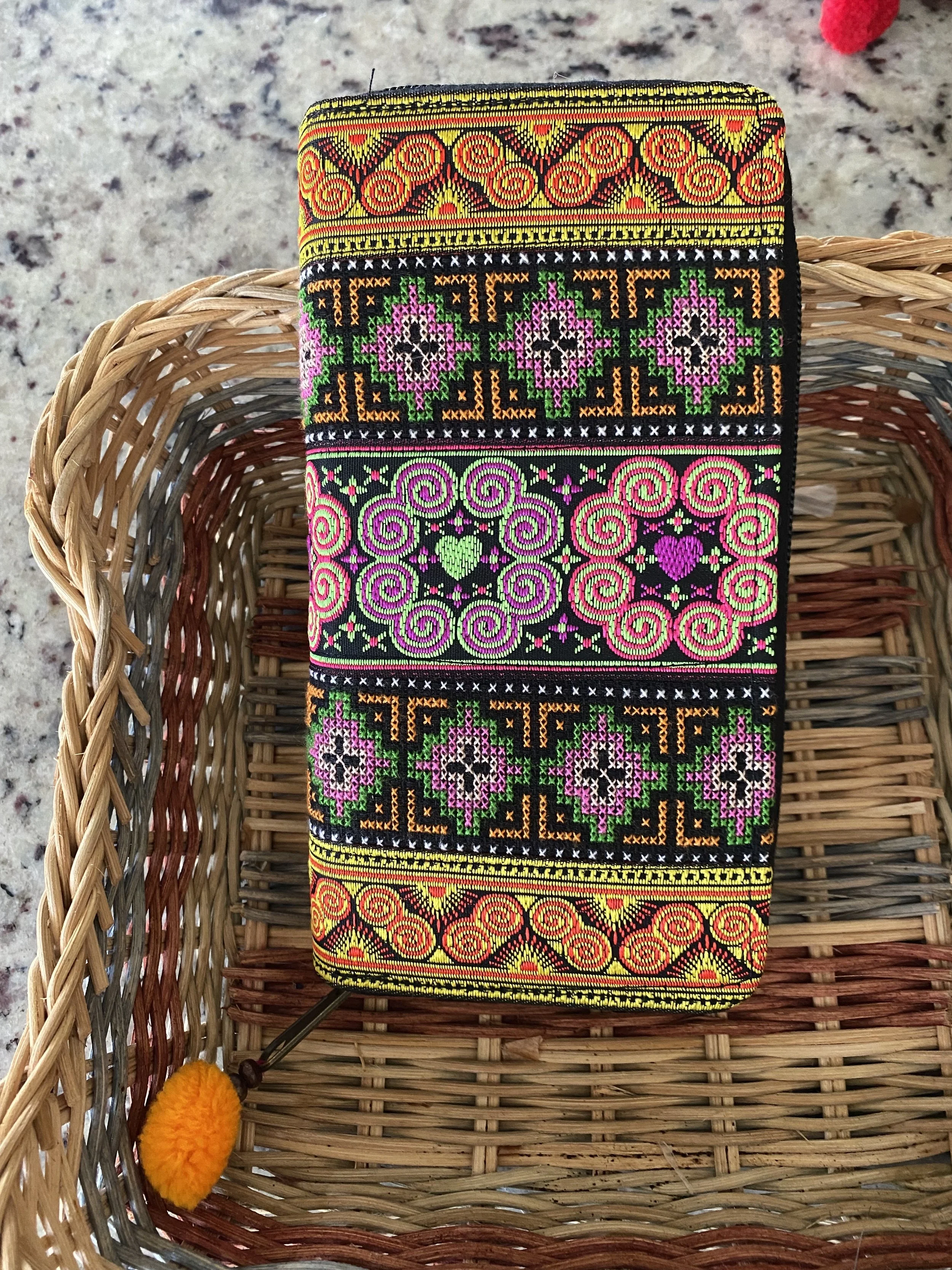 Wallet (hand & machine-made)