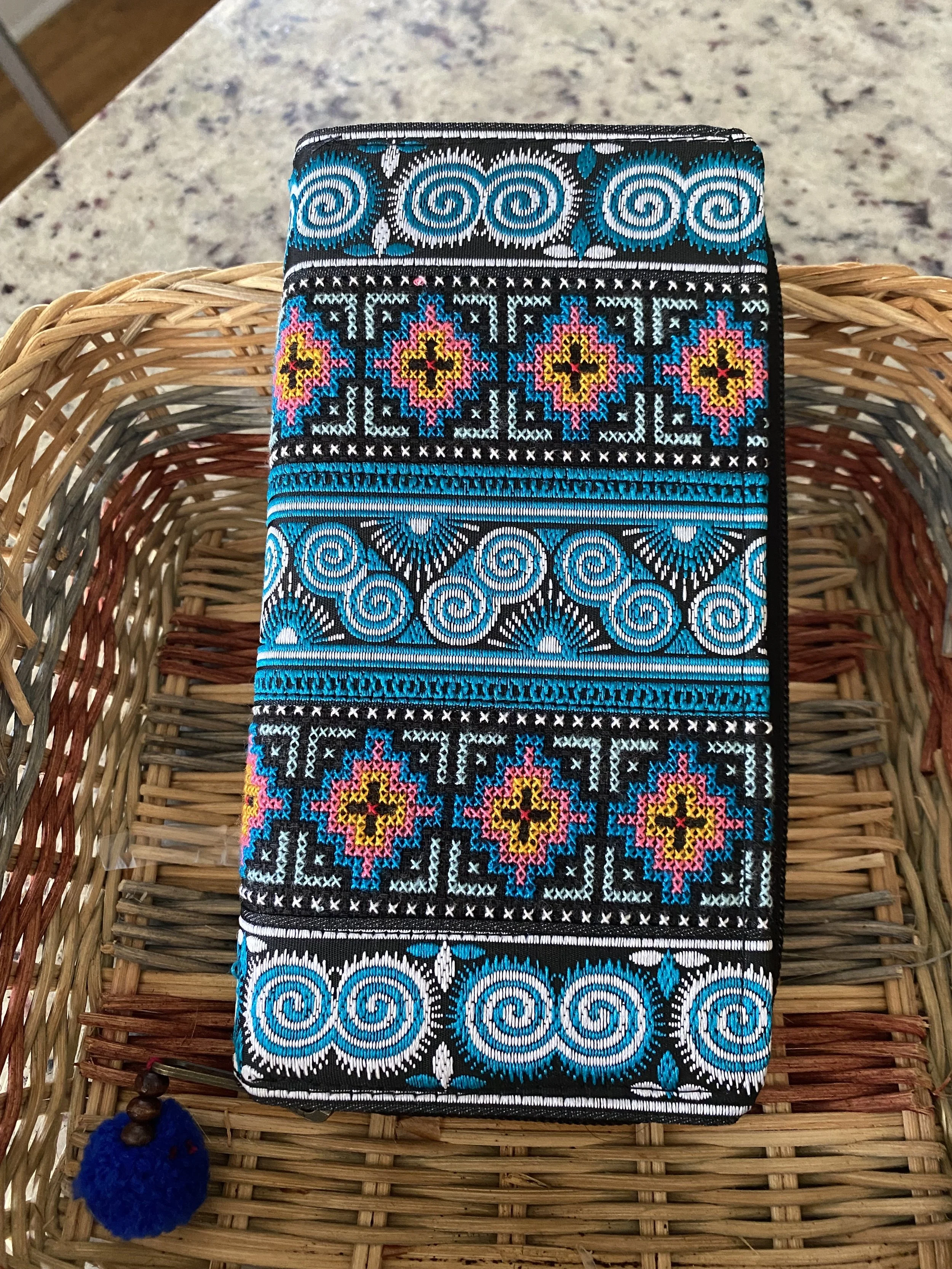 Wallet (hand & machine-made)