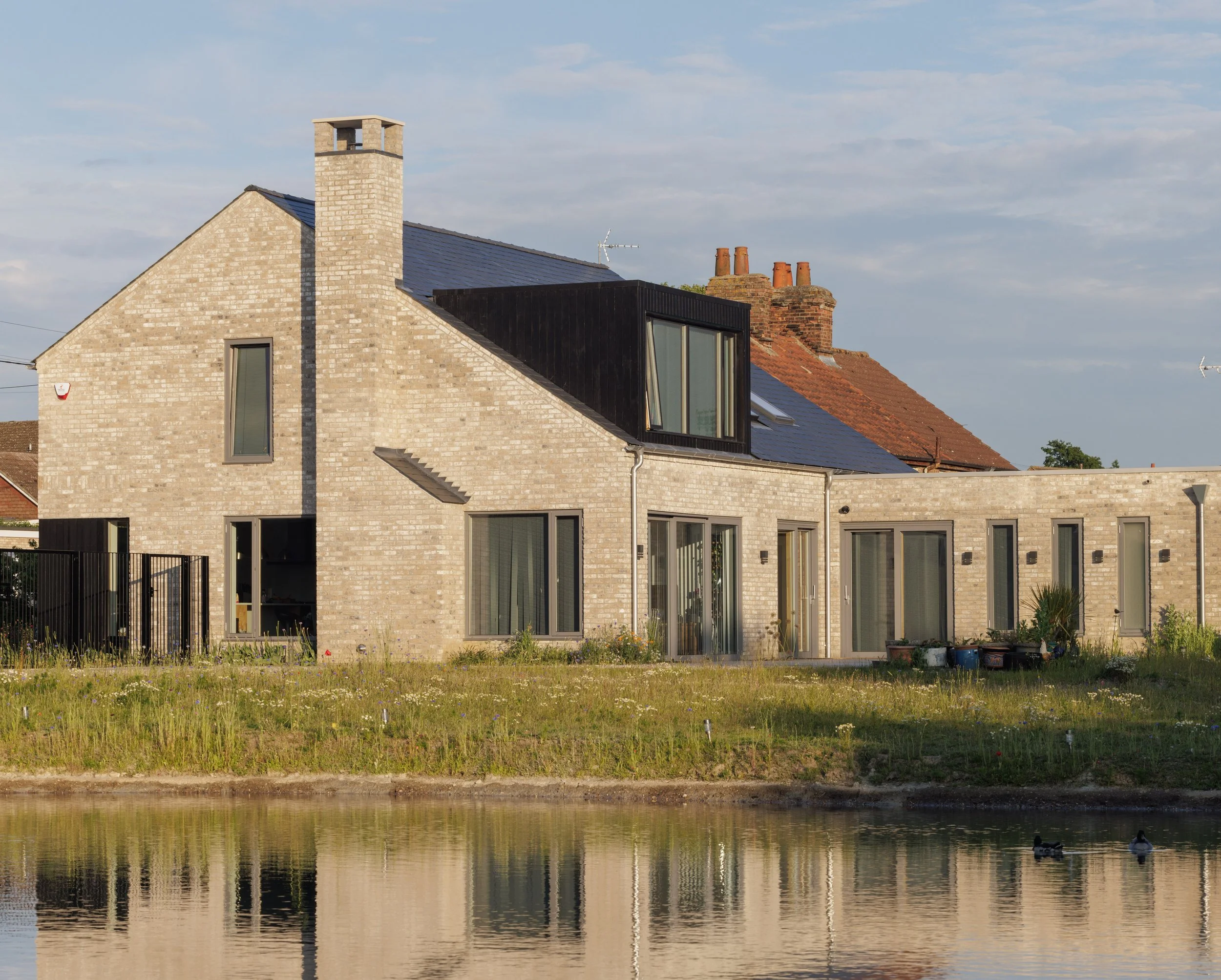 House Form_Pond House_Cambridgeshire_02.jpg