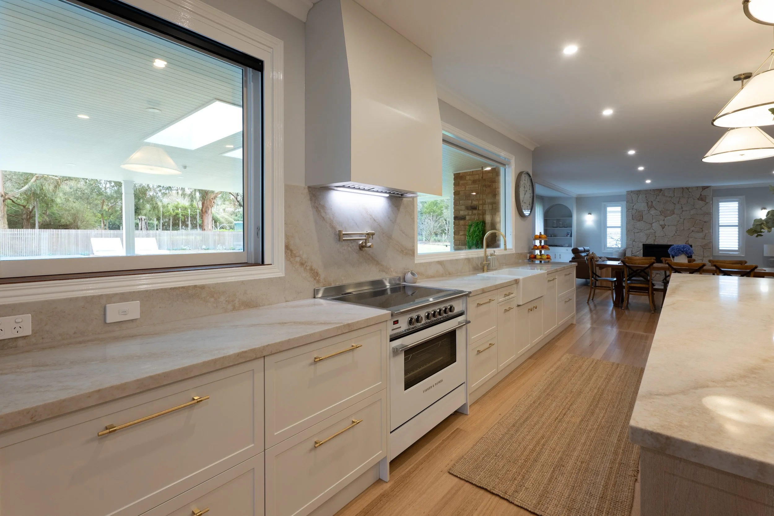 5 Things an Interior Designer Notices Within 30 Seconds of Walking Into a Home