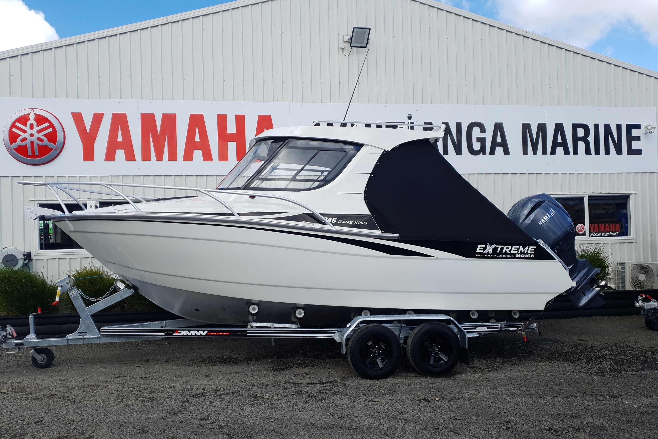 2025 EXTREME 646 GAME KING, YAMAHA F200HP &amp; DMW TRAILER - DUE LATE DEC 25