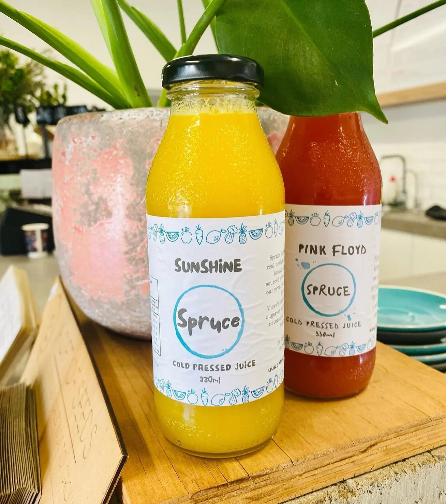 FUEL UP || on our local cold pressed juice 
🍓🍍🍏
