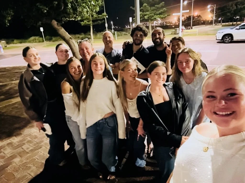 DINNER DATES || with the best 
The Team . . . Well almost all of them 
😊