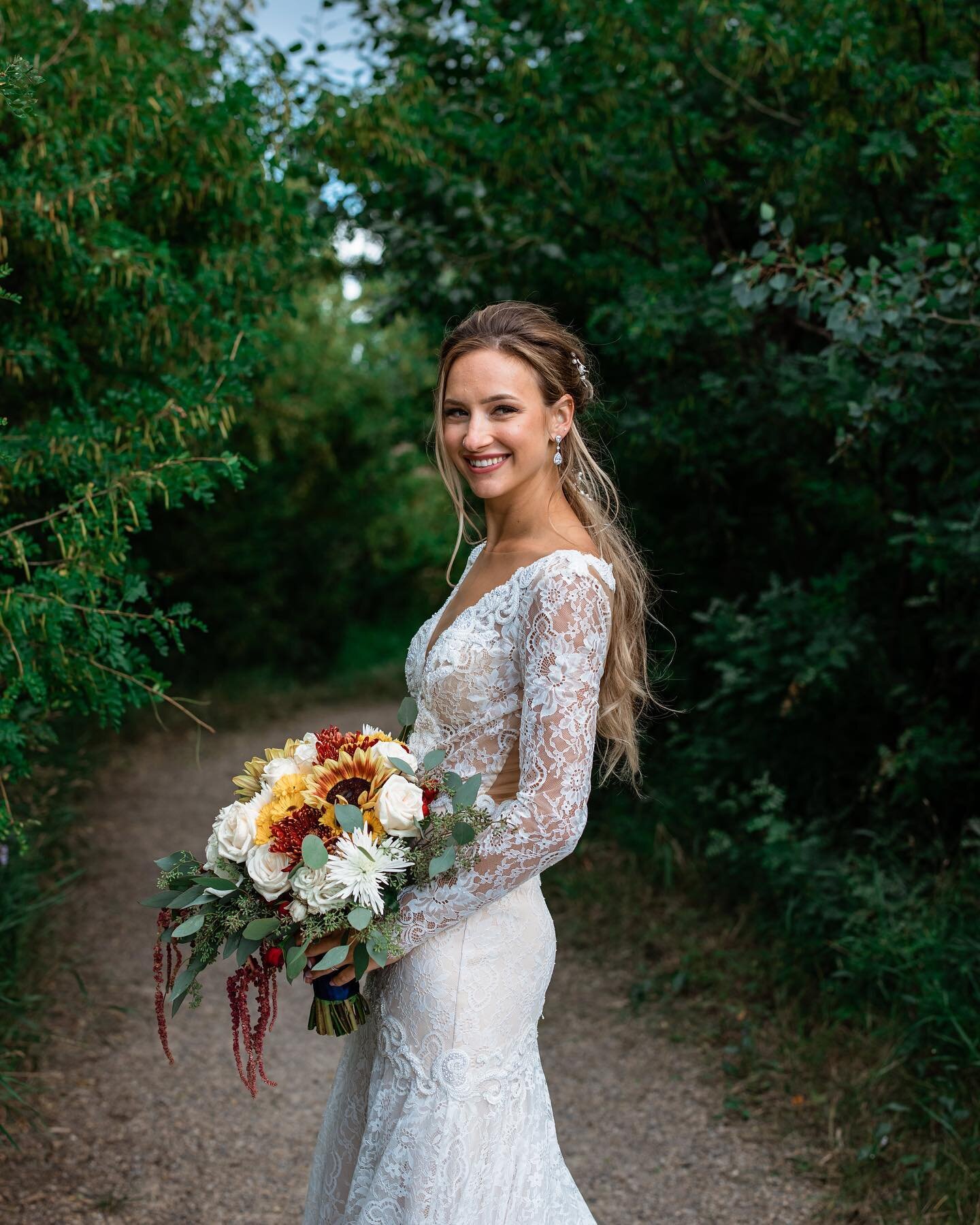 Stunning! 👰🏼✨ To book your bridal makeup appointment, please visit the link in my bio or www.cassandramariamakeup.com - I have limited availability left for 2021 and am starting to book into 2022! Don&rsquo;t hesitate to reach out, I&rsquo;m always