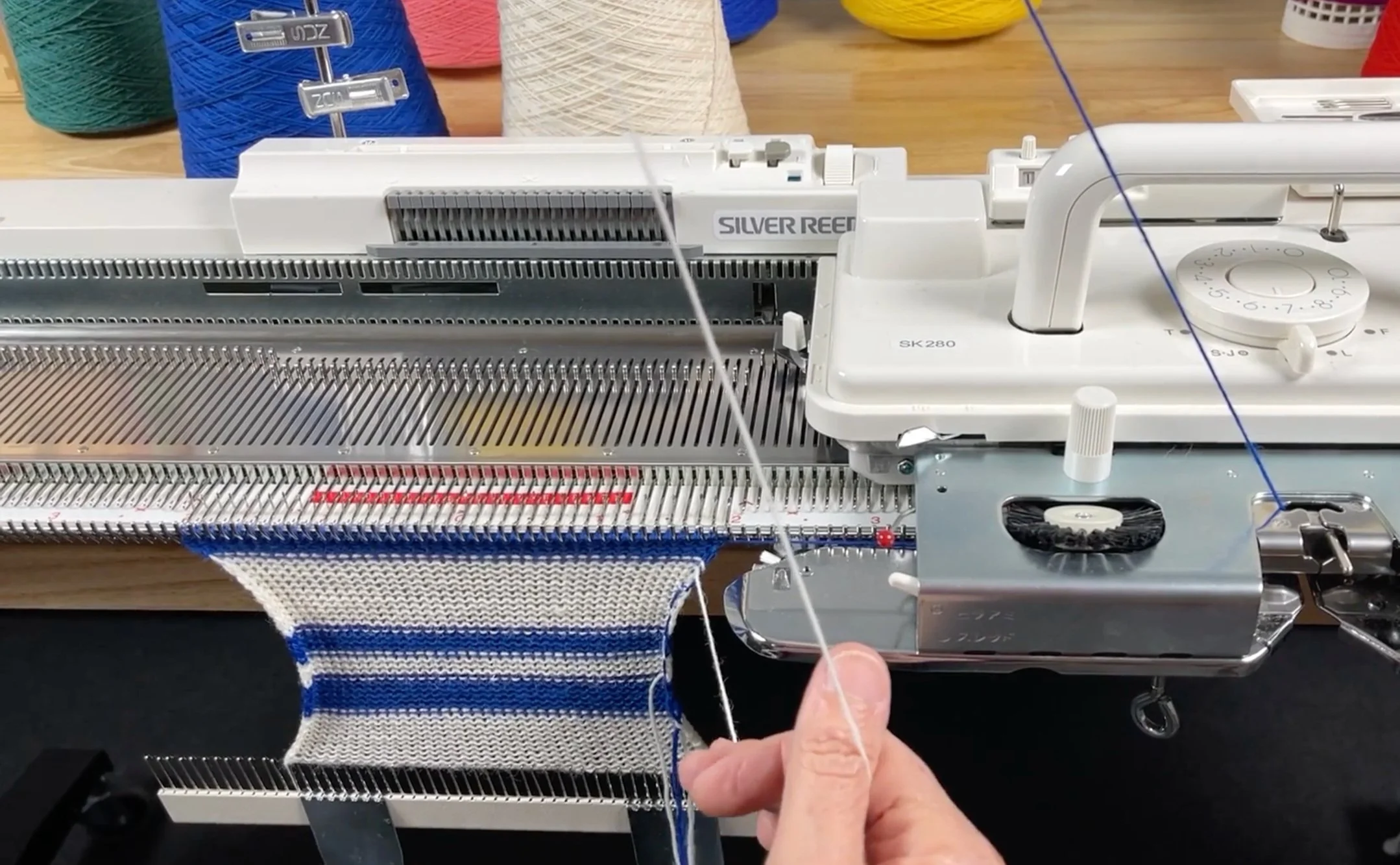 beginner-machine-knitting-stripes.jpg