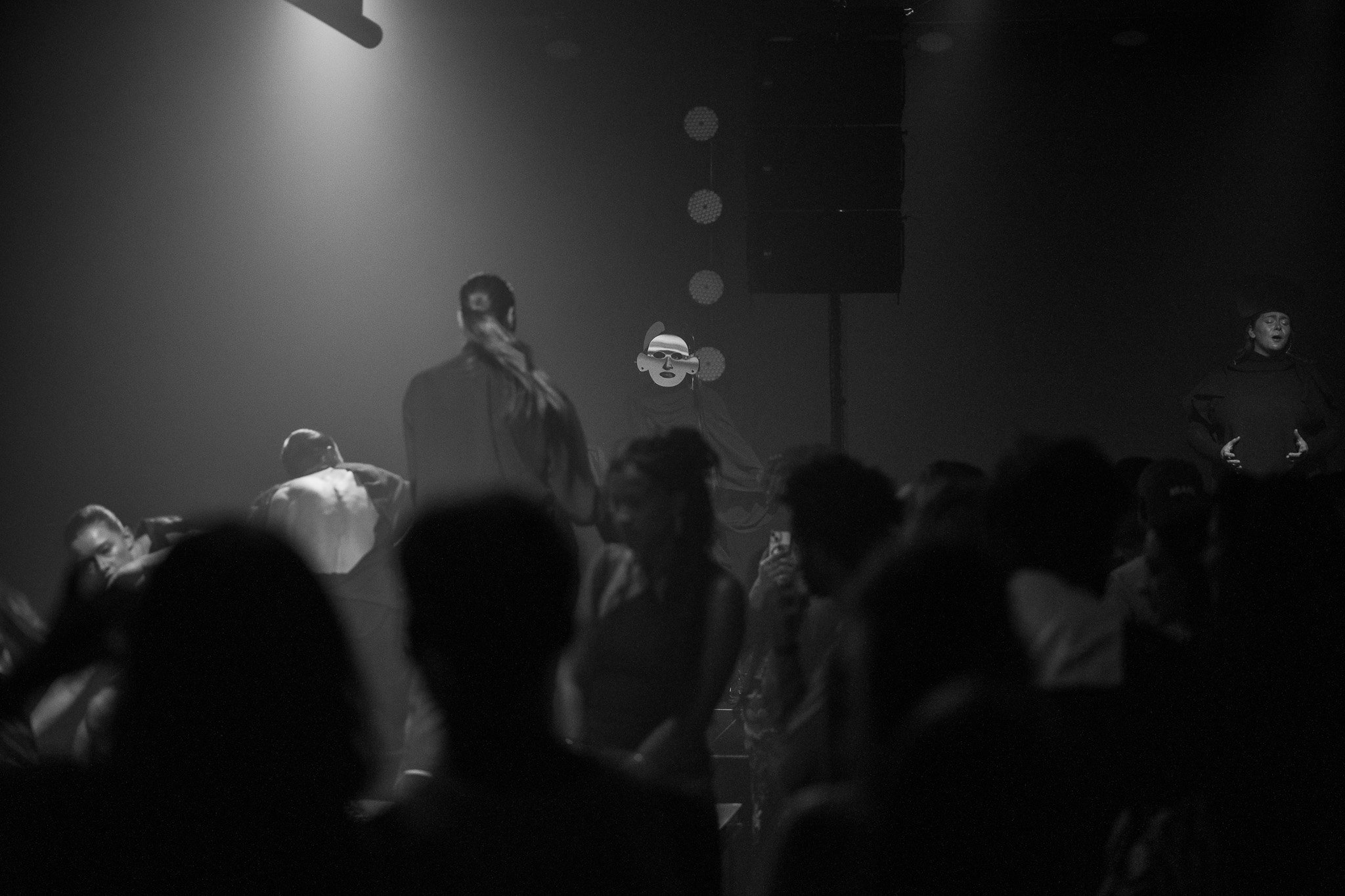 Pictures -  /ˈkrɒs.feɪd/ (n.) 2025, Lignes de Fuite - George Fok