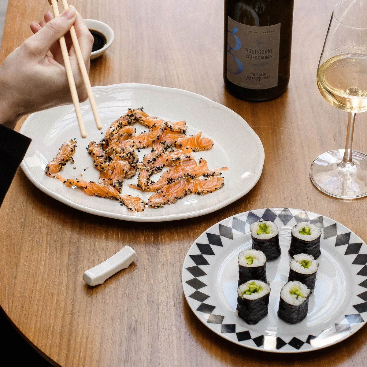 https://happypairwines.com/blogs/recipes/sesame-salmon-sashimi