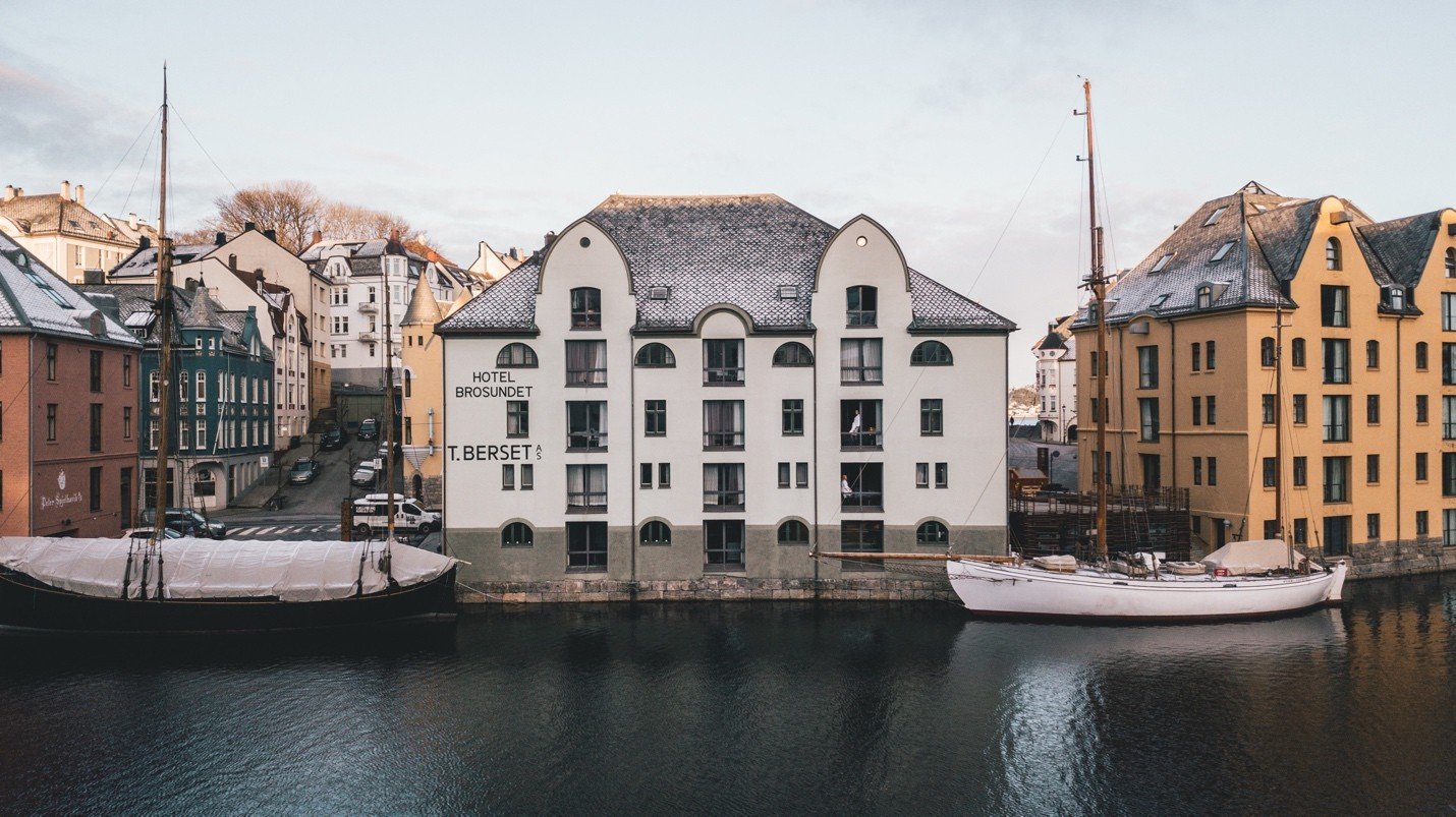  Hotel Brosundet   / Ålesund /  2026 / 100 % eierandel / 130 rom /   Besøk webside  