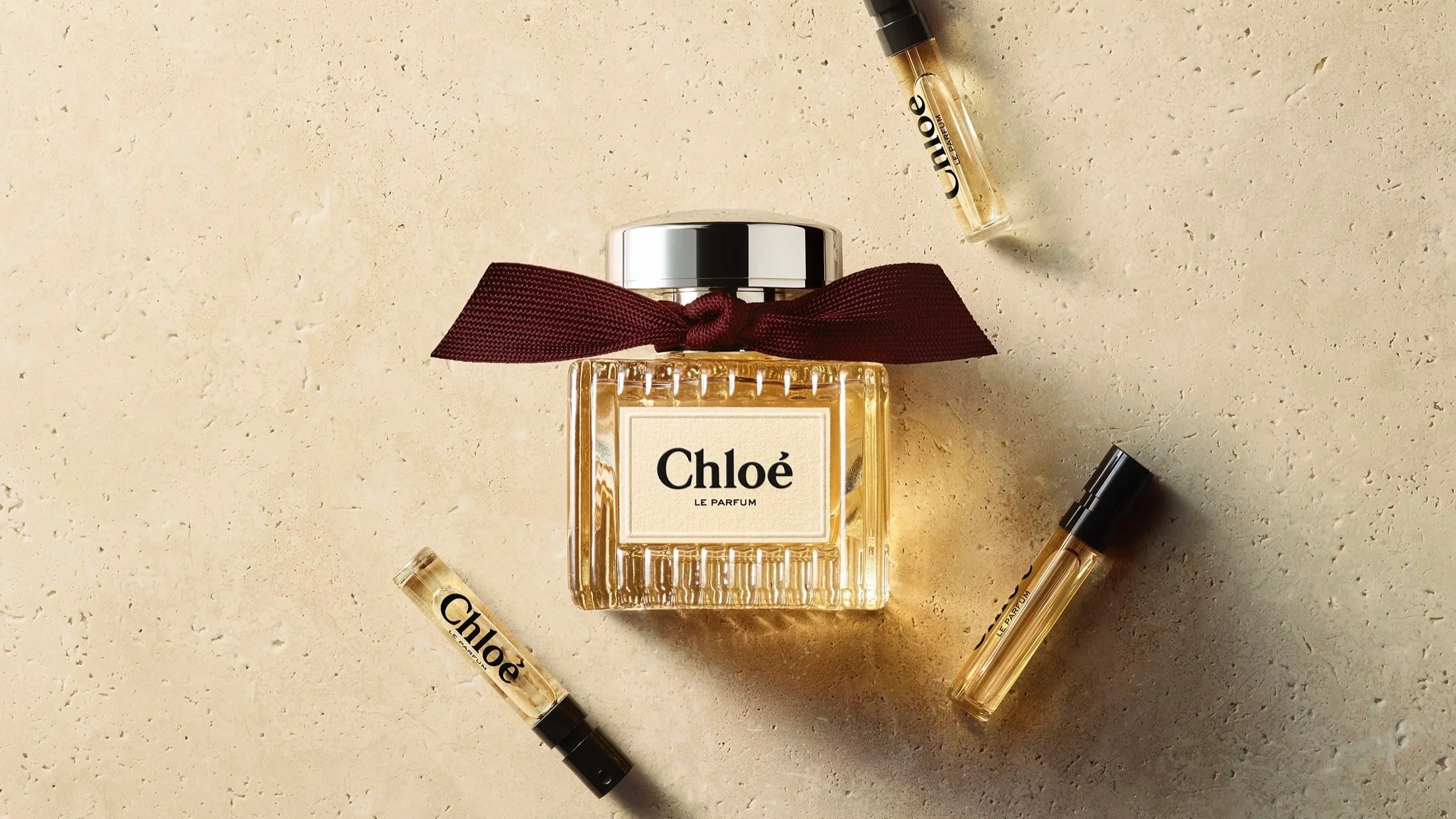06_CHLOE_SHOOT_DIGIT_LUMINEUSE_LE+PARFUM_LE+PARFUM_lp+sample_L4_RVB_4x5.jpg