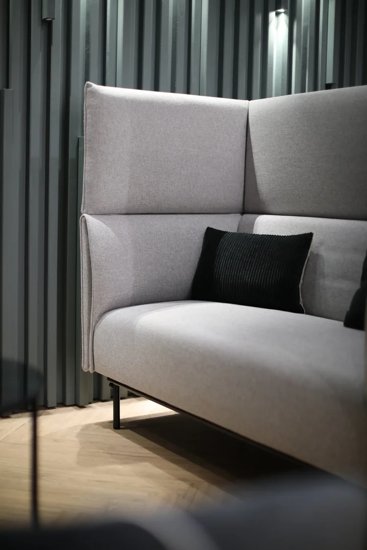 Décoration moderne de la salle d'attente — Centre Laser Villefranche, Limas