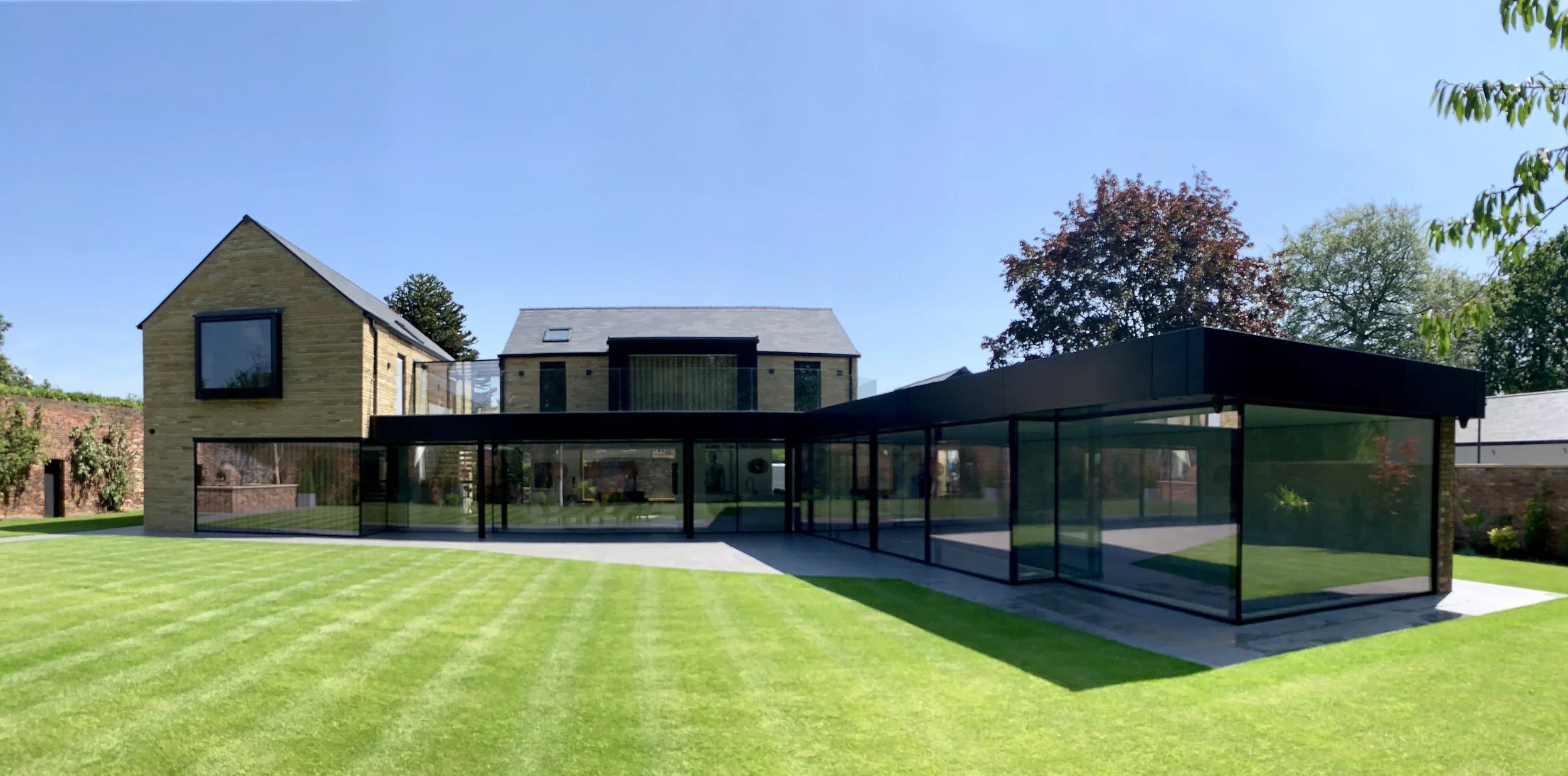 Architecture 1B — Photo 25-07-2019, 12 17 41.jpg