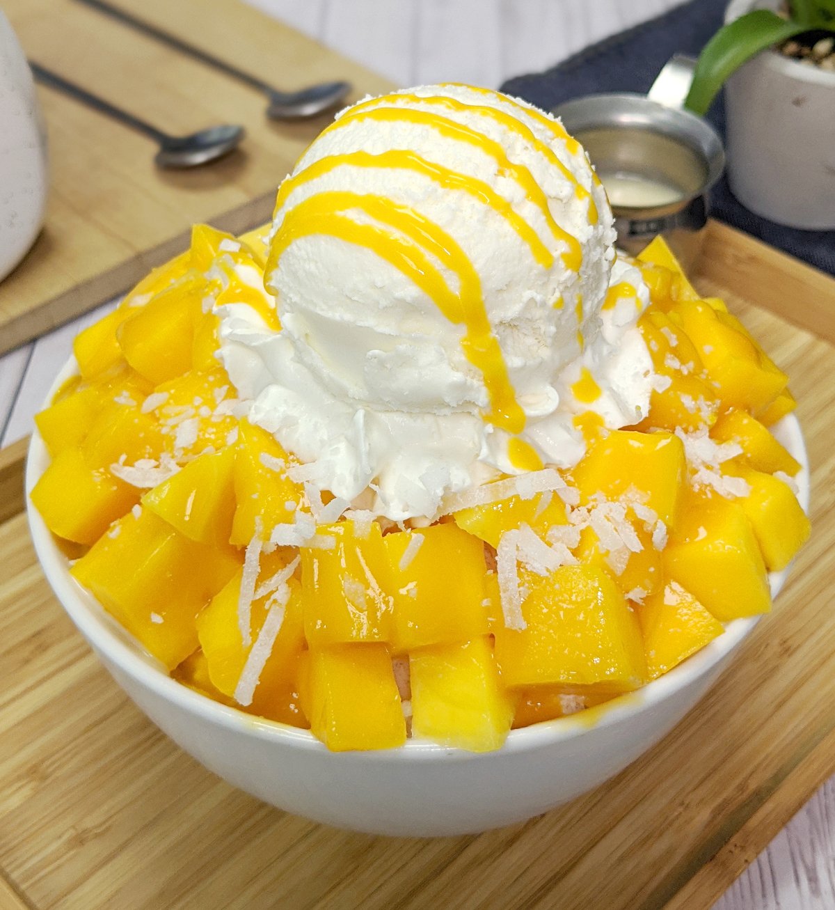 B_mango copy.jpg
