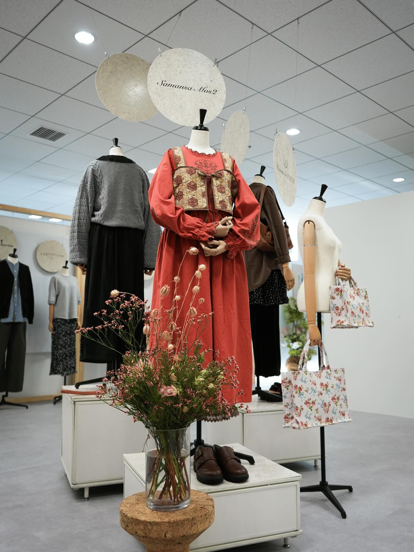 STRIPE INTERNATIONAL 2026AW Exhibition 

Flower
@sorcerydressing