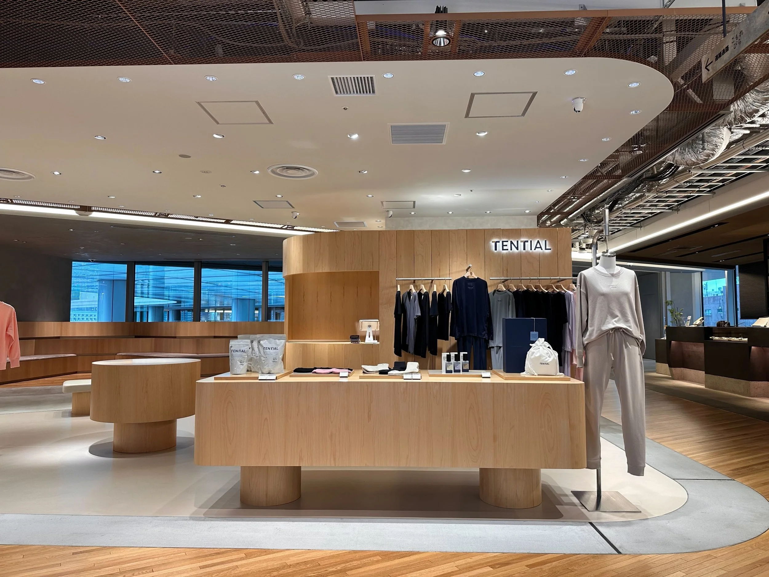 Recent work&hellip;
TENTIAL
ReOpen

#TENTIAL #BAKUNE #VMD #NEWoMan高輪 #strate
