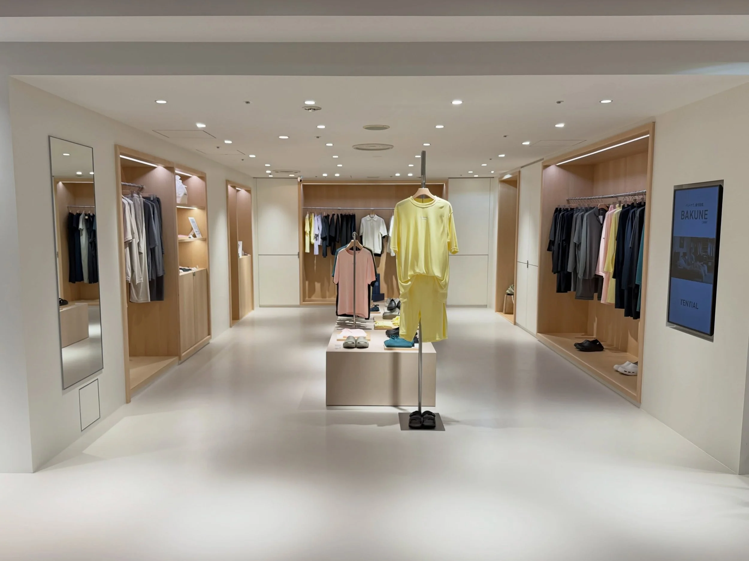 Recent work&hellip;
TENTIAL @tential 
📍 Kyoto, Japan

#TENTIAL #STRATE #VisualMerchandising #RetailDesign #vm
