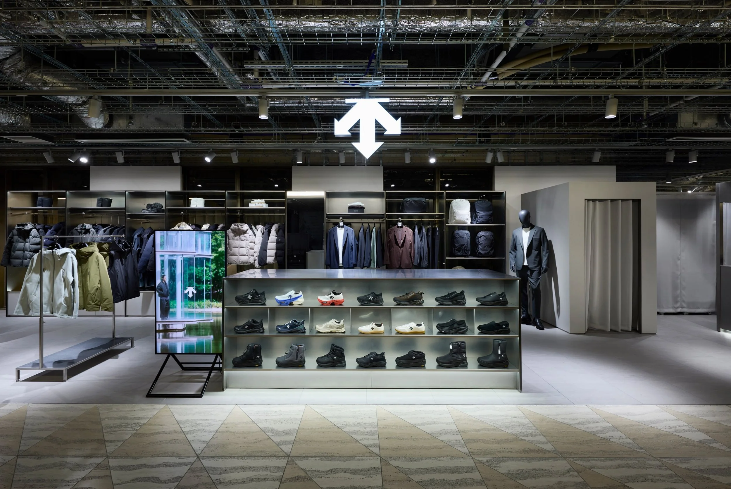 Recent work&hellip;
DESCENTE

NEW OPEN | October 16, 2026
NEWoMan TAKANAWA

#DESCENTE #STRATE #VMD #RetailDesign #NEWoMan高輪
