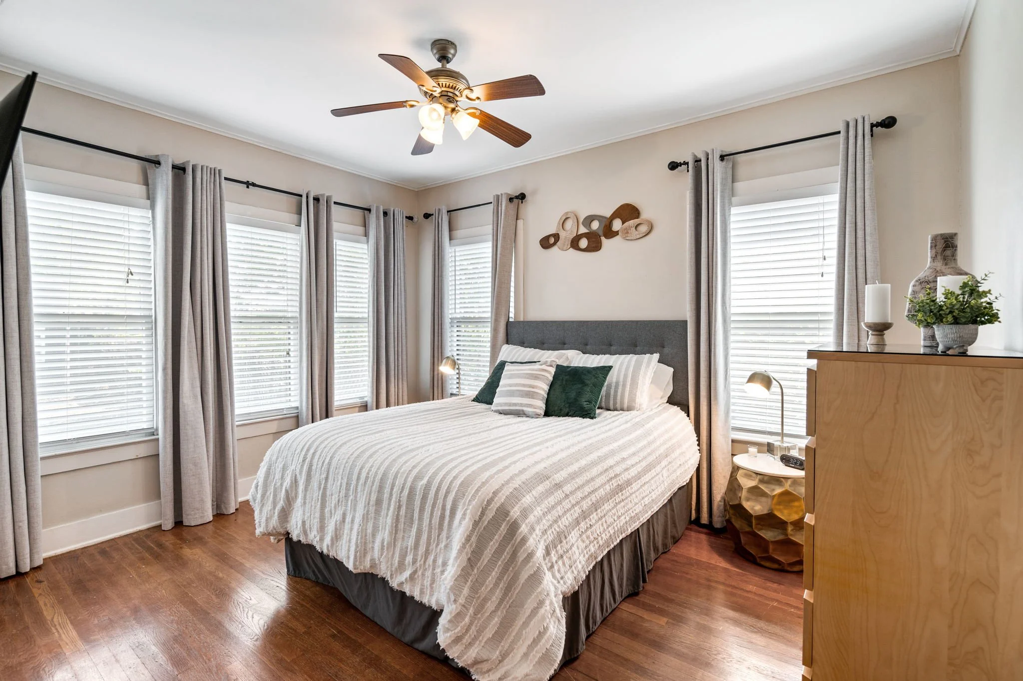 34-web-or-mls-Vanderbilt-34.jpg