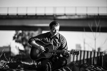 Time for music lineup! 

Friday : Nathan Earle 

A son of the Flint Hills of Eastern Kansas, Nathan Earle has now made a home in the Pacific Northwest for nearly two decades. Earle&rsquo;s ties to Midwestern folk and gospel traditions are interwoven 