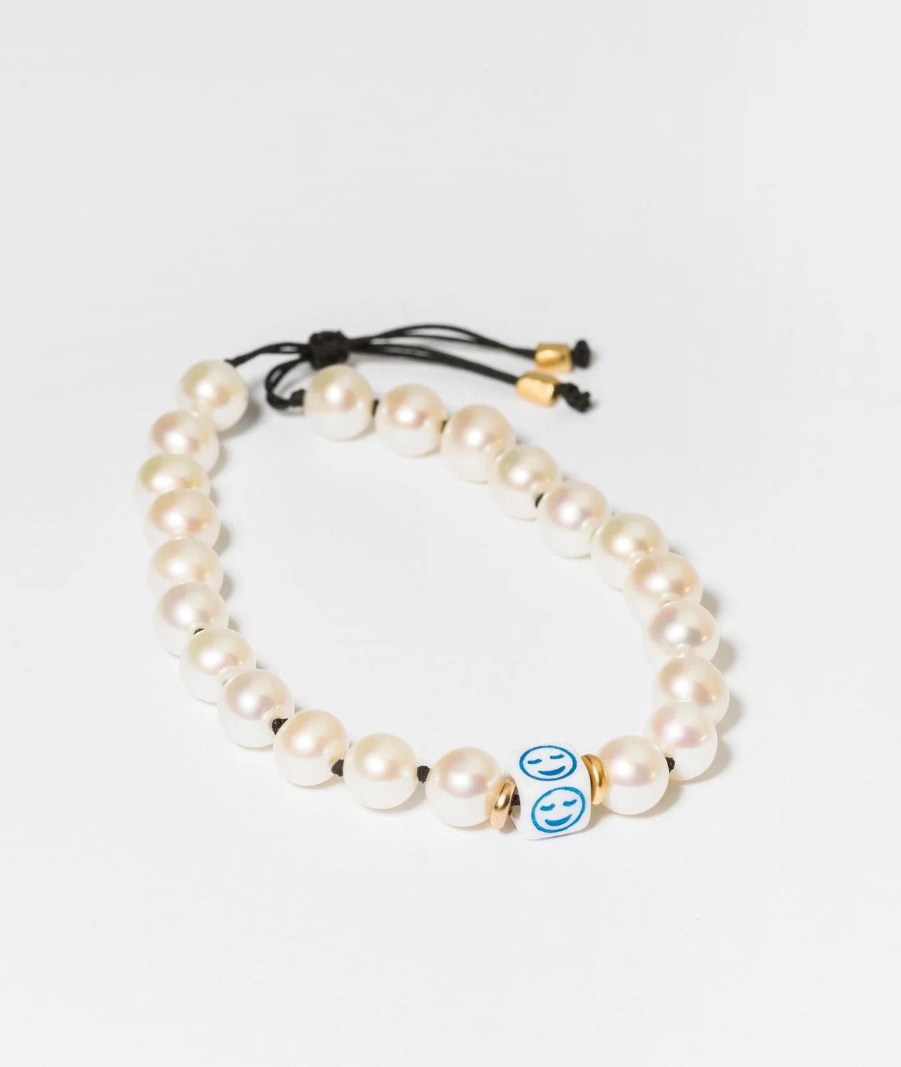 gibui-adjustable-smile-bracelet-black-03.jpg