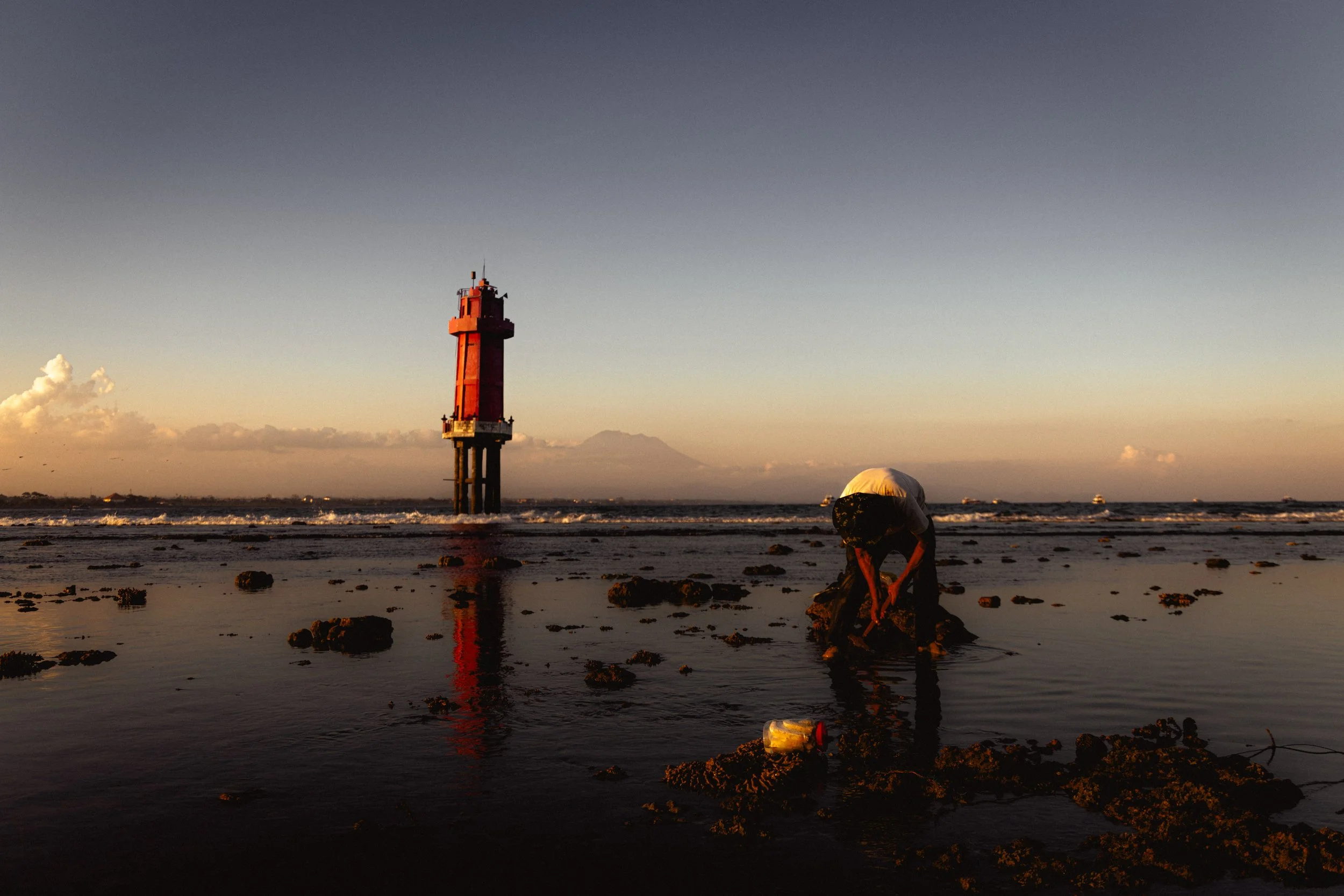  In Bali, where spirituality and natural wonders enmesh, the Balinese people take to the beach to celebrate Banyupinaruh—an occasion that unifies communities, honouring wisdom.  