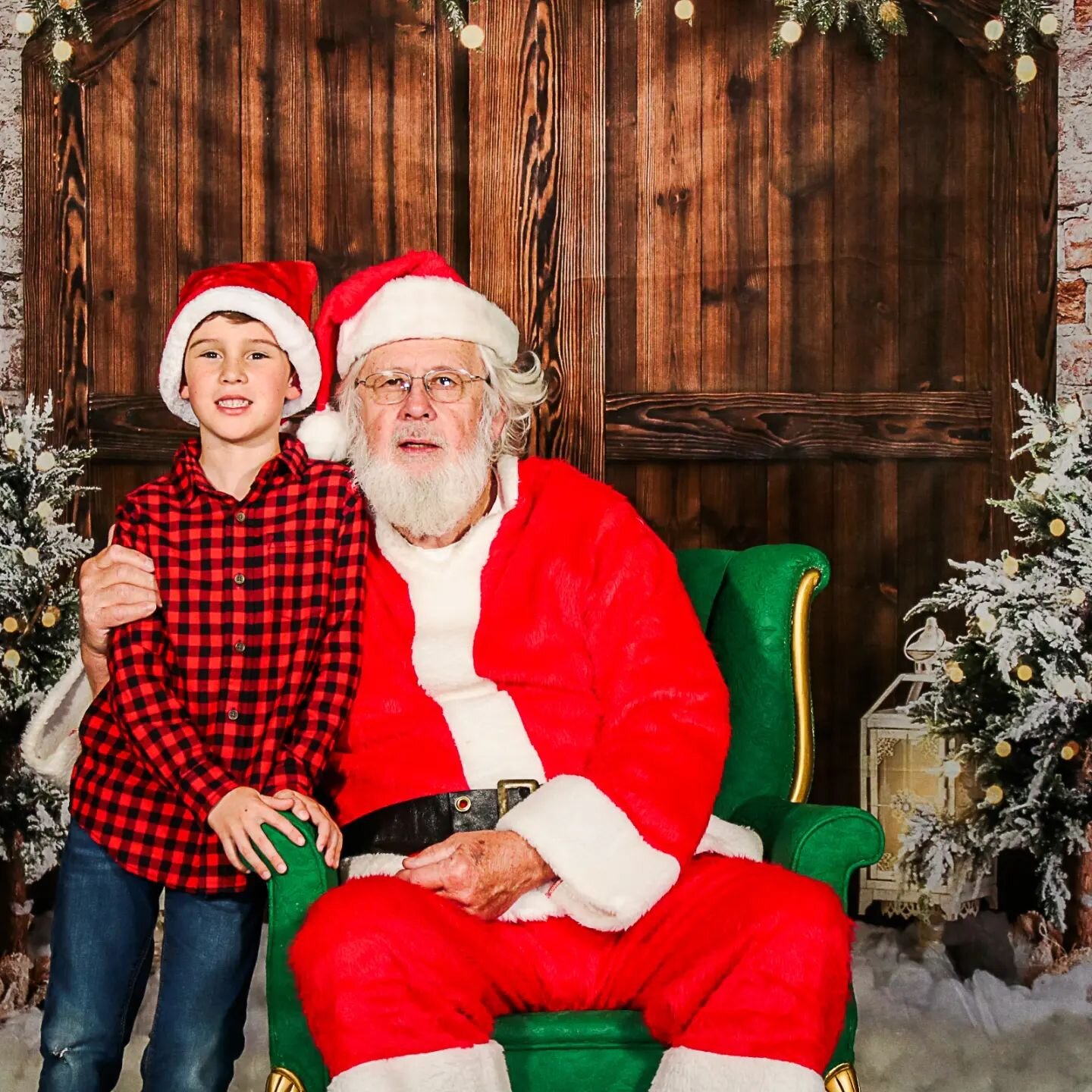 Got the privilege of using my real estate photography skills and equipment to volunteer to take all the Santa pictures for the families at Harvey's elementary School. Big shout out to Cassie for going through an editing hundreds of Santa photos. And 