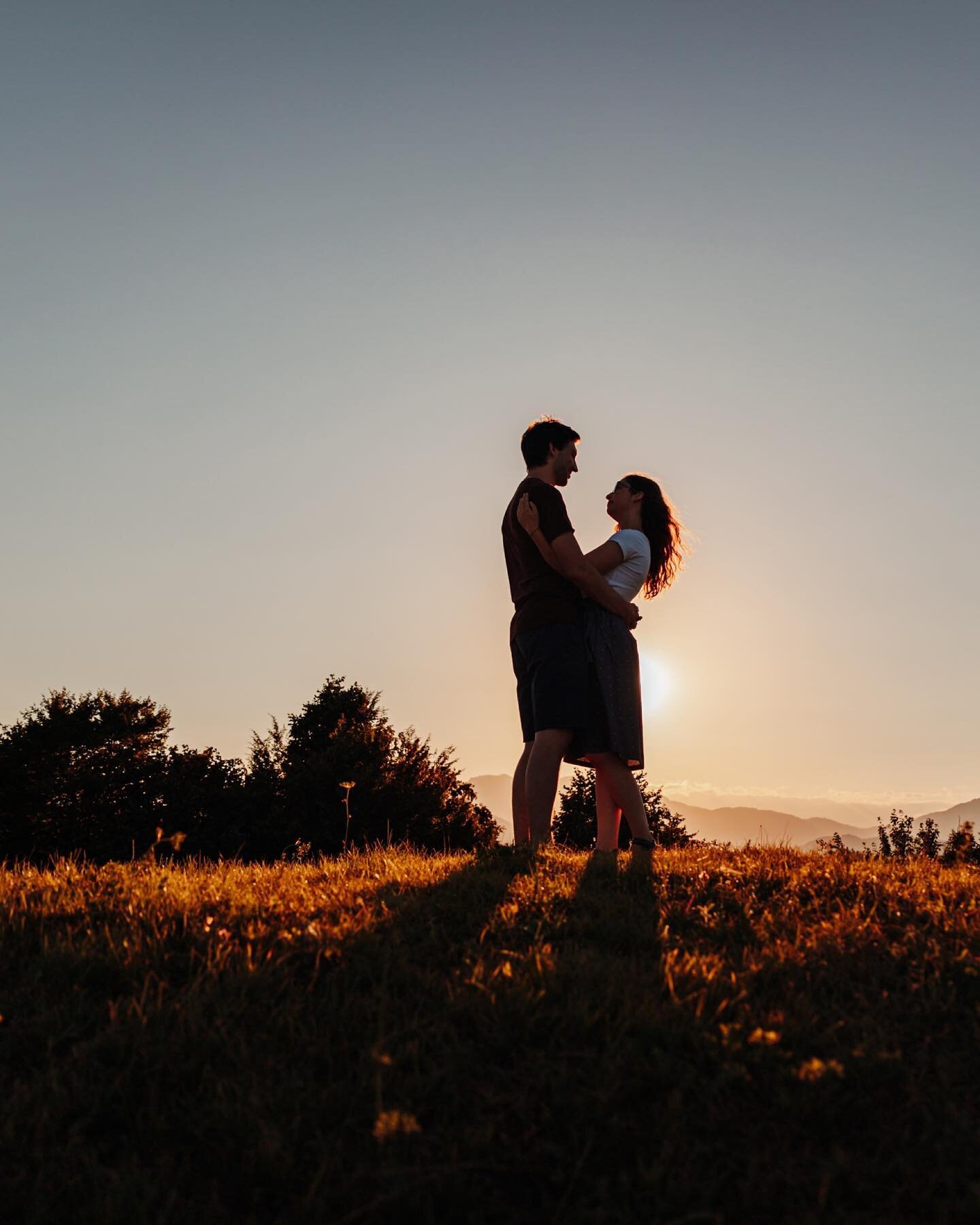 🥰 &middot; tole sta nama napisala po tem predporočnem fotografiranju: 

&quot;Predporočno fotografiranje sva si res želela in sva hvaležna, da sva se zanj odločila - sicer bi bila na poroki reeees živčna. In če bi lahko parom dala kak nasvet, bi rek