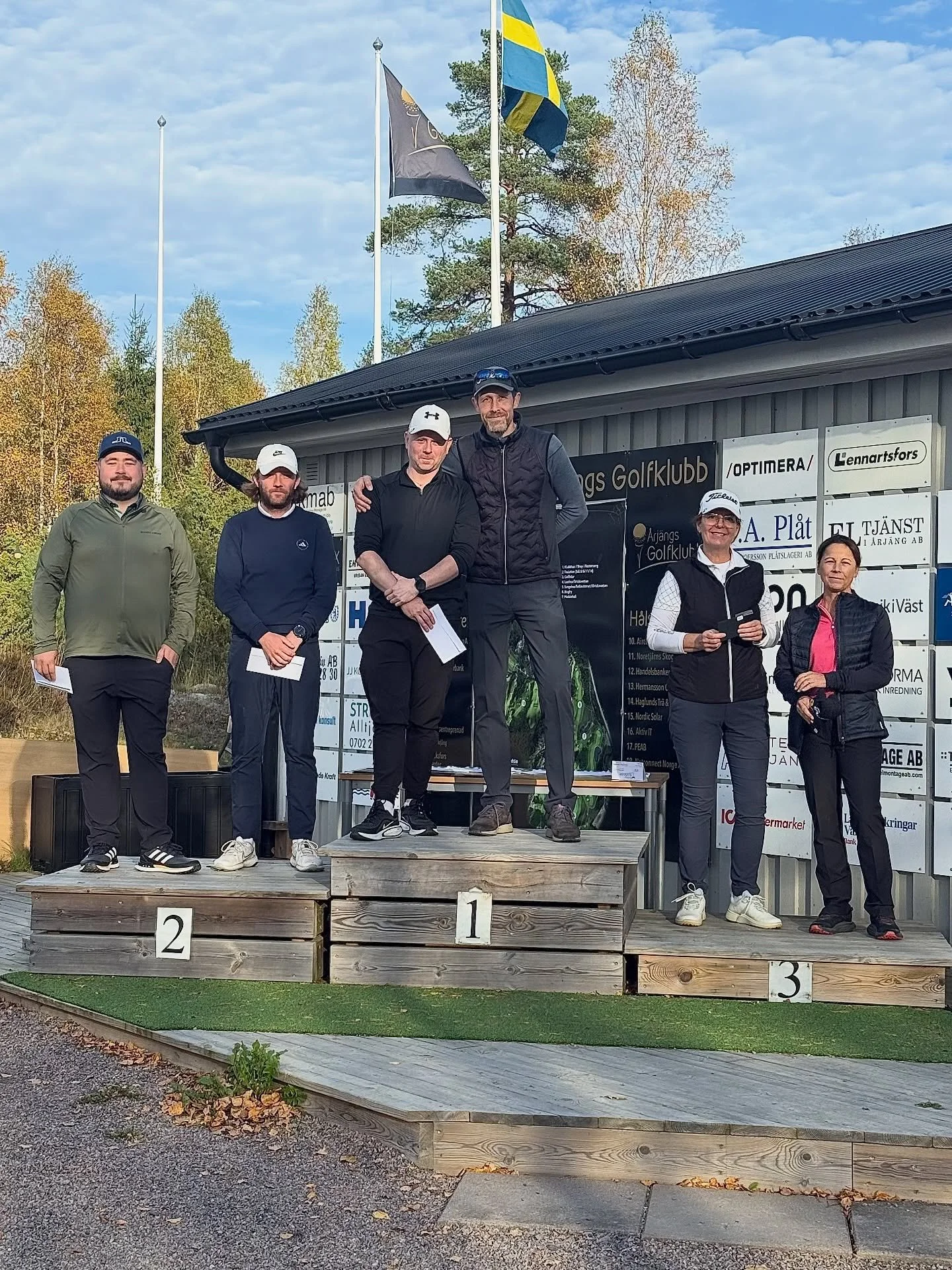 En golfs&auml;song g&aring;r snabbt. Idag spelades &aring;rets allra sista klubbt&auml;vling med det passande namnet &rdquo;Sista Rycket&rdquo; och det var hela 40 stycken tv&aring;mannalag kom till start och spelade b&auml;stboll/po&auml;ngbogey med