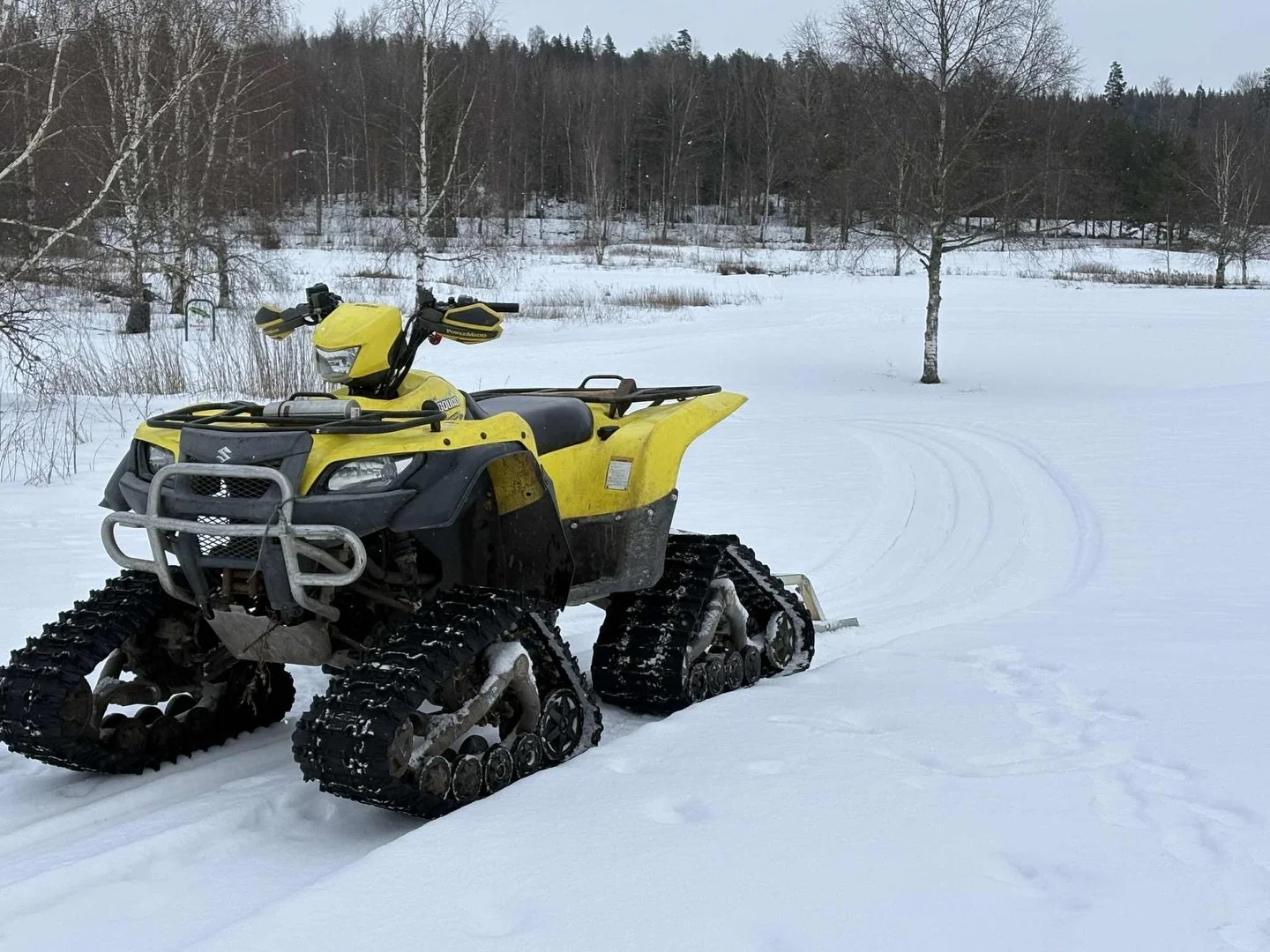 Nu &auml;r det nysp&aring;rat runt hela banan om ni vill ta en fin tur p&aring; skidor under helgen 😄❄️