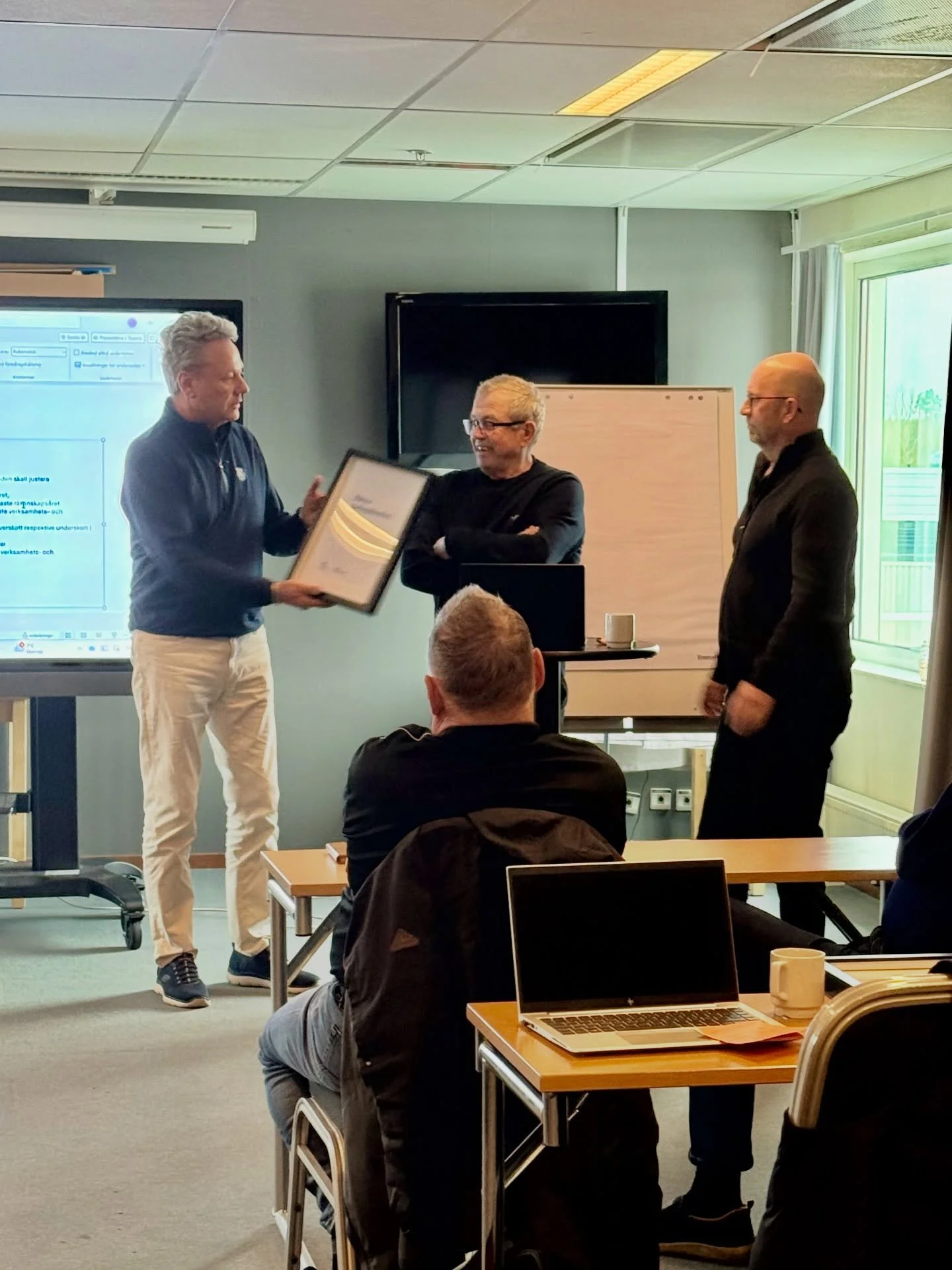 P&aring; V&aring;rm&ouml;tet i s&ouml;ndags fick &Aring;rj&auml;ngs GK ta emot inte bara ett utan tv&aring; diplom som delades ut av Stefan Jansson fr&aring;n Svenska Golff&ouml;rbundet. 

Det f&ouml;rsta diplomet fick &Aring;rj&auml;ngs GK f&ouml;r 