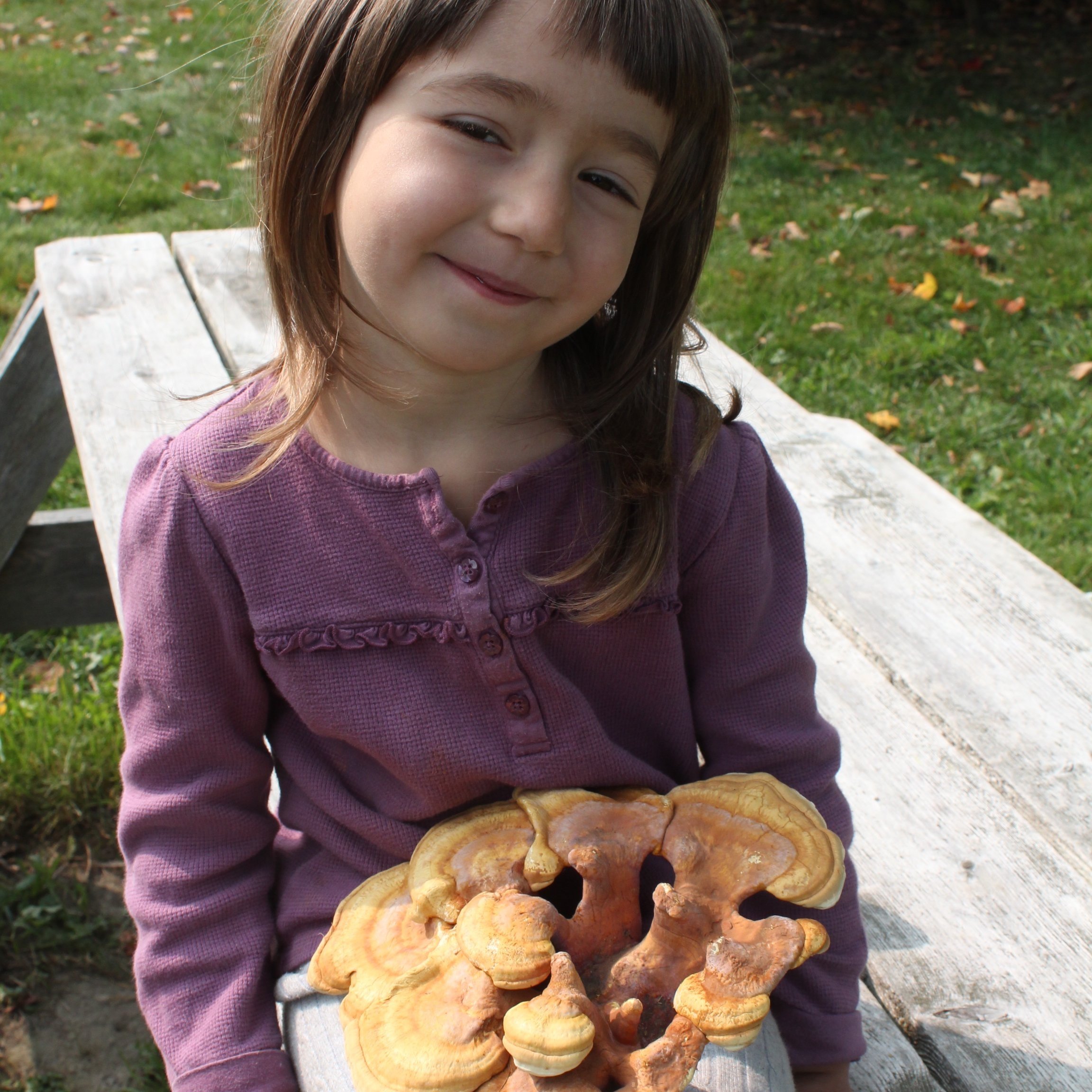 Elfi+with+Golden+Reishi+harvest.jpg