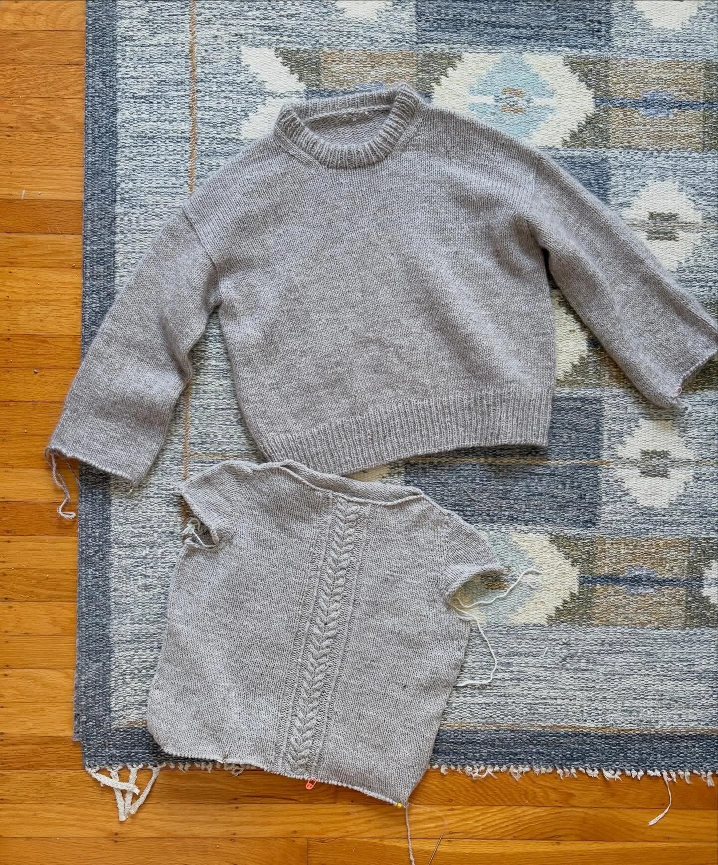 One yarn, two ways. 🐑
.
@morehousefarm Merino is one of my favorite yarns, an endlessly flexible sport weight that feels chameleonic in its ability to swing all kinds of ways. It&rsquo;s incredibly soft but still feels slightly rustic because of a t