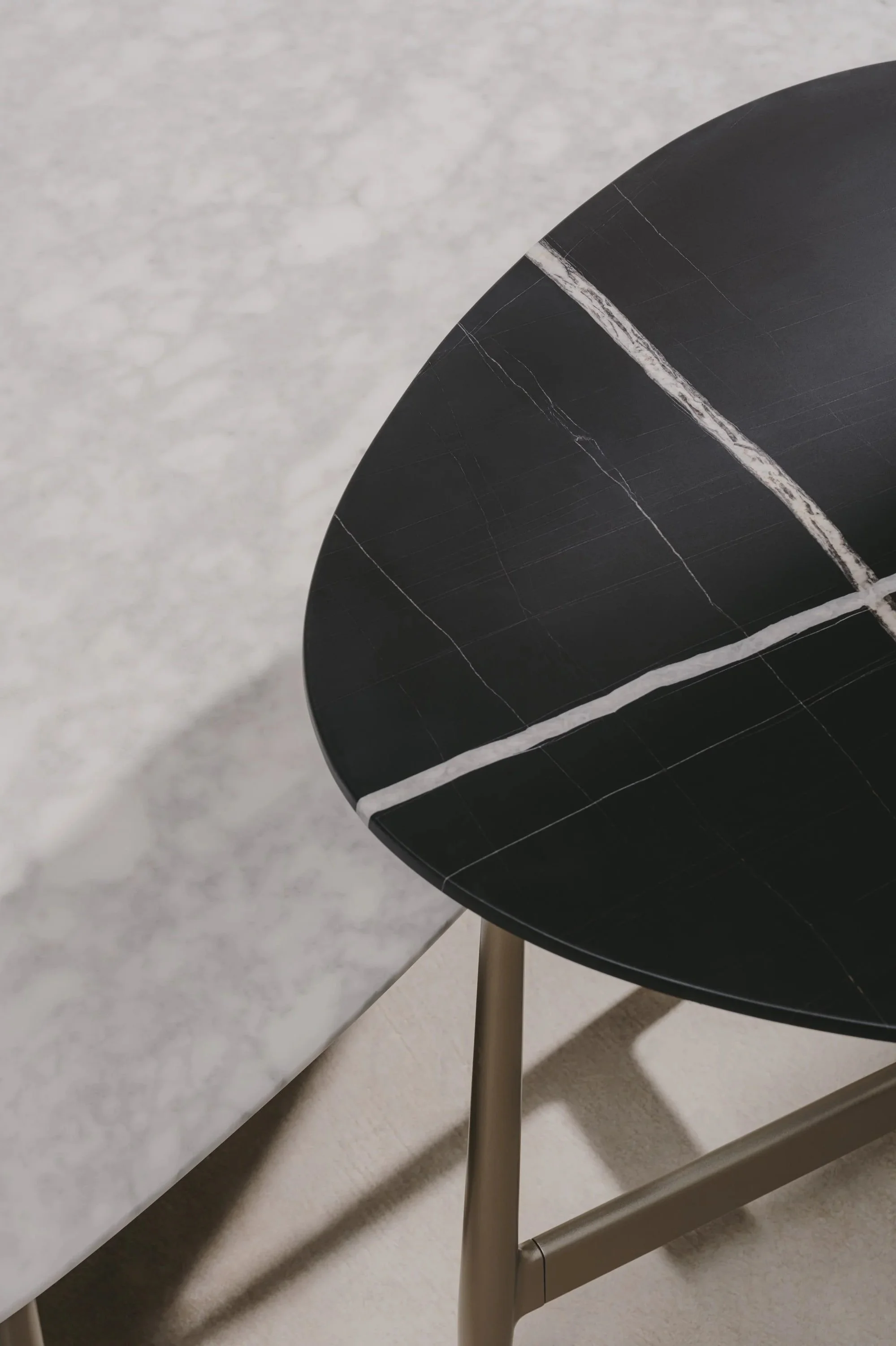 GARZETTA OCCASIONAL TABLE / ANDREU WORLD