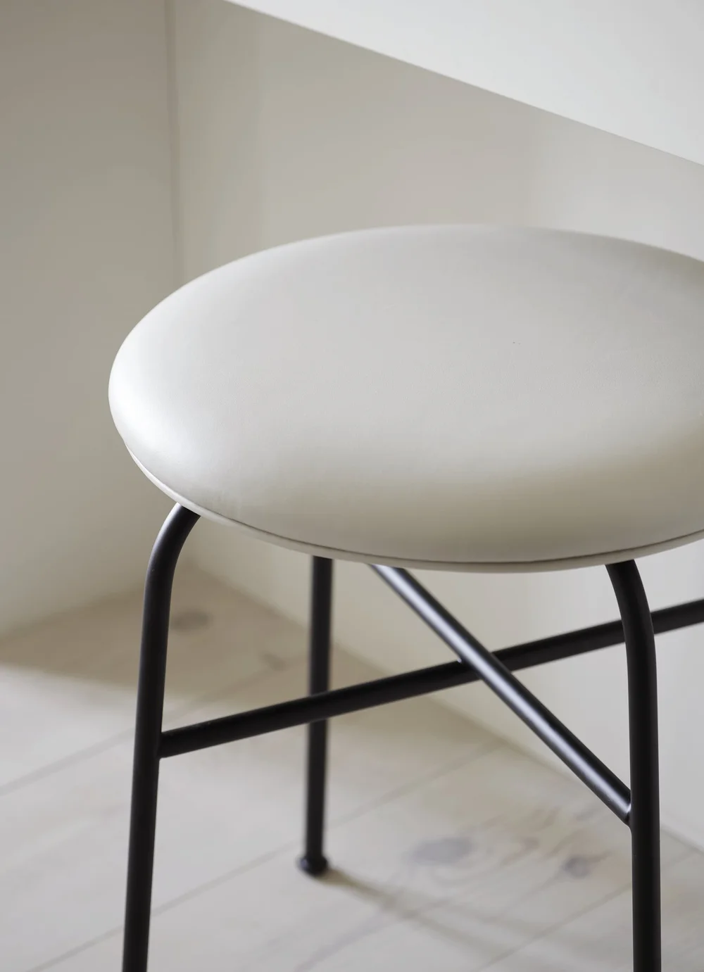 AFTEROOM STOOL — AFTEROOM