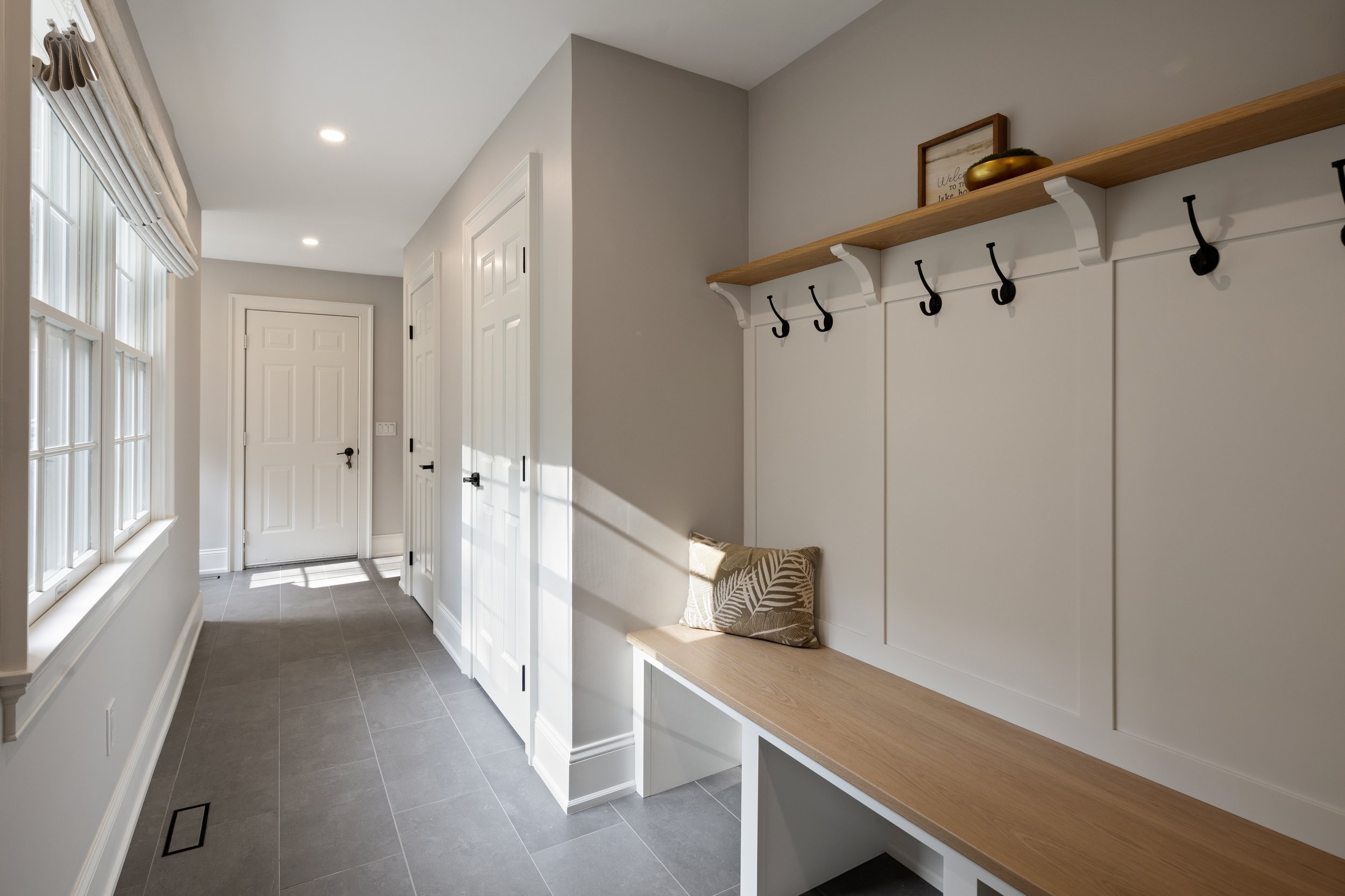 mudroom design and decor